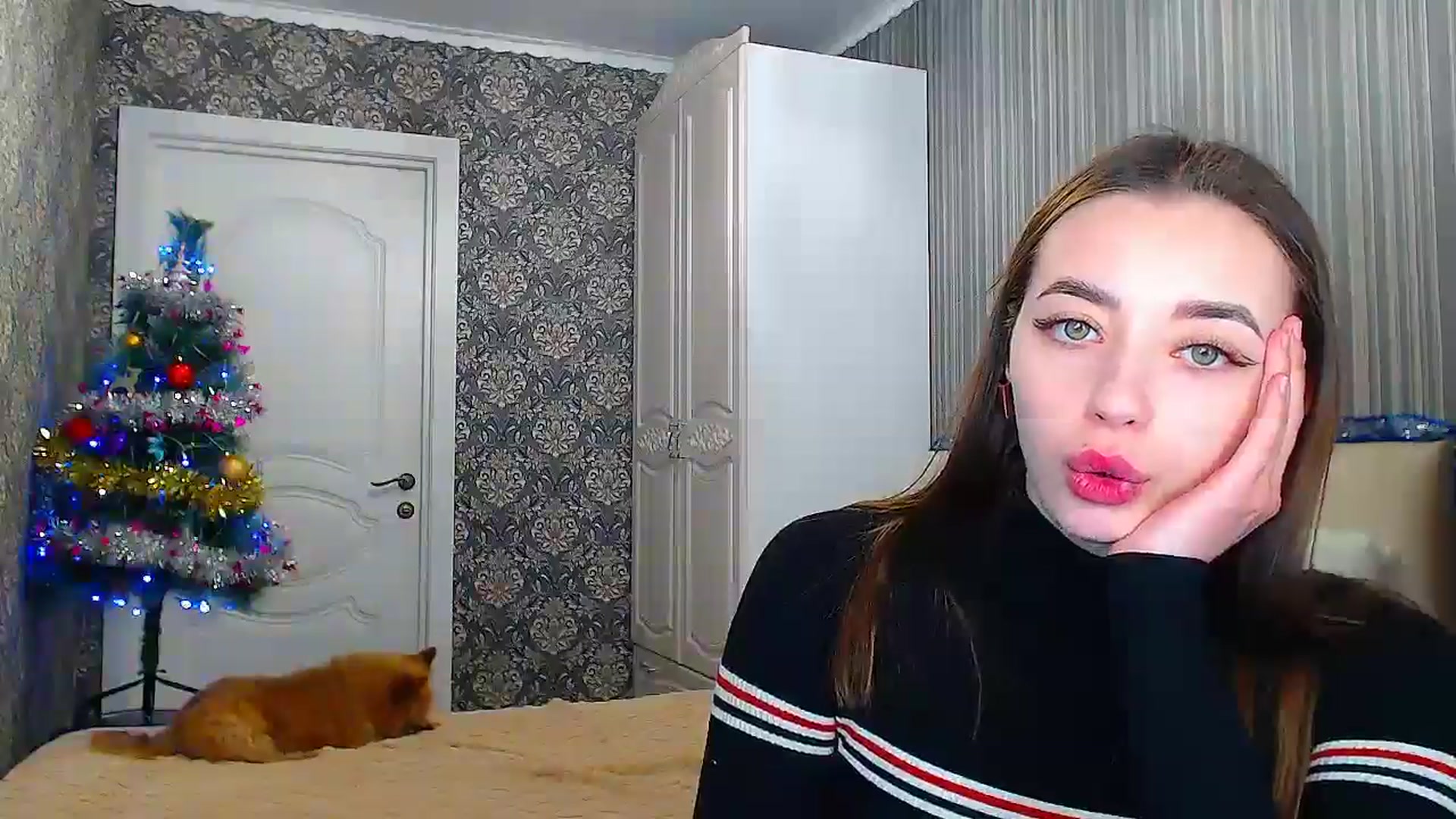 Gallery image thumbnail from EmeraldLilyyy's myfreecams stream on, 12/26/2024, 17:38 image 13 of 20