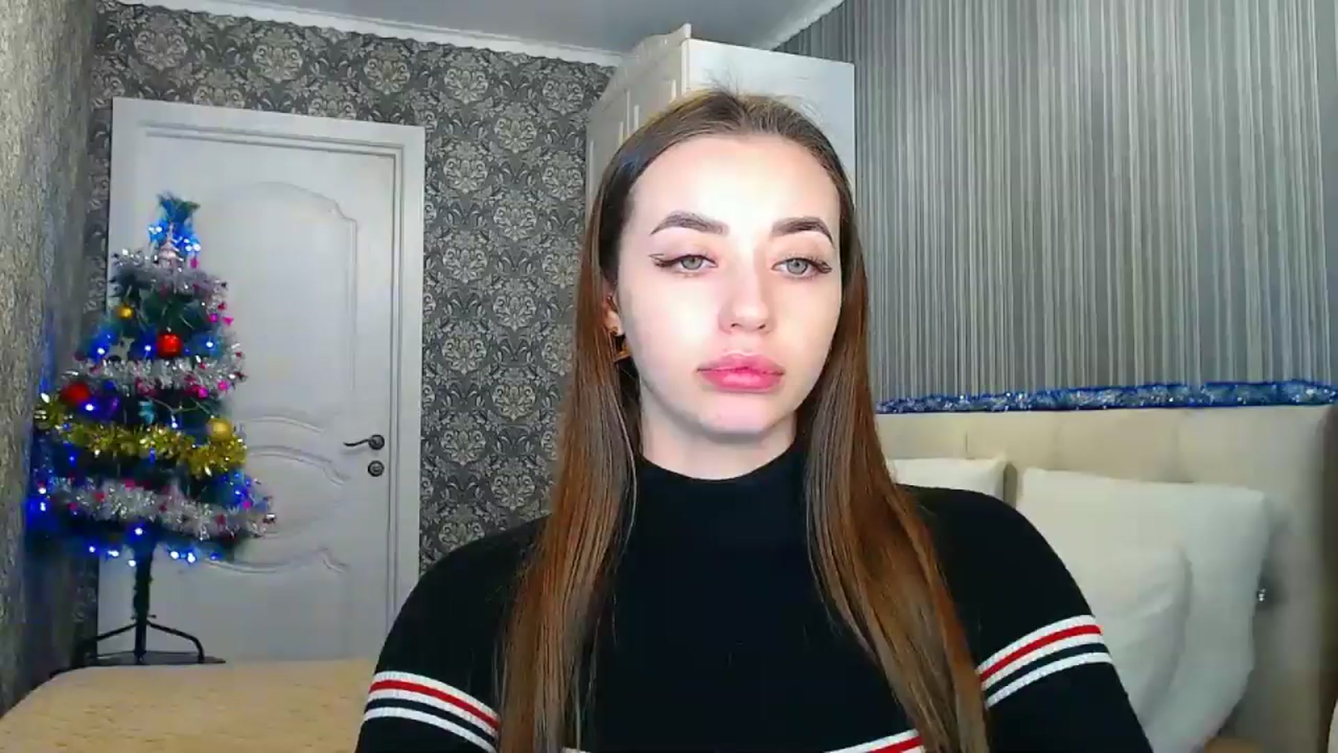 Gallery image thumbnail from EmeraldLilyyy's myfreecams stream on, 12/26/2024, 17:38 image 2 of 20