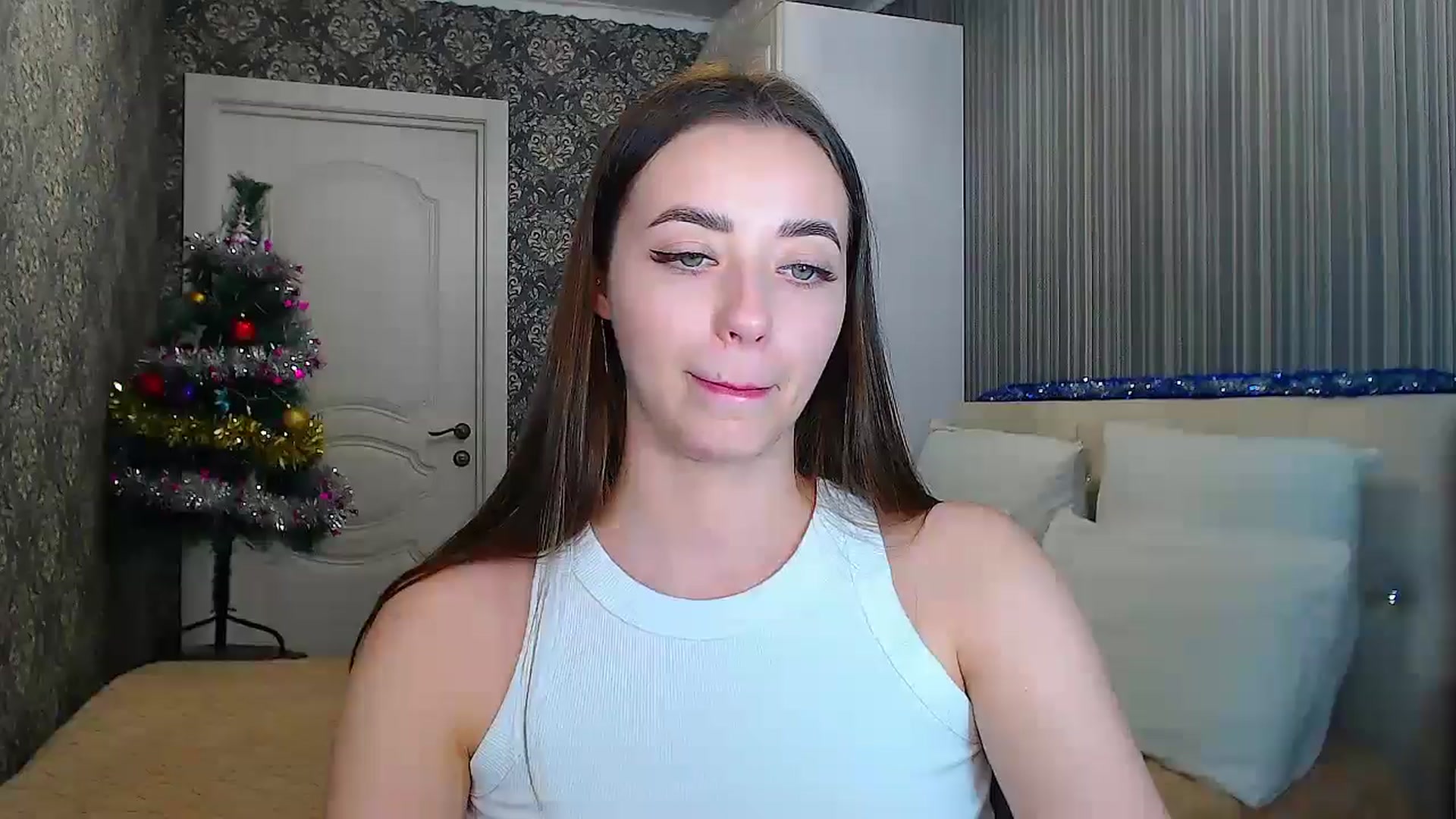 Gallery image thumbnail from EmeraldLilyyy's myfreecams stream on, 01/06/2025, 14:08 image 20 of 20
