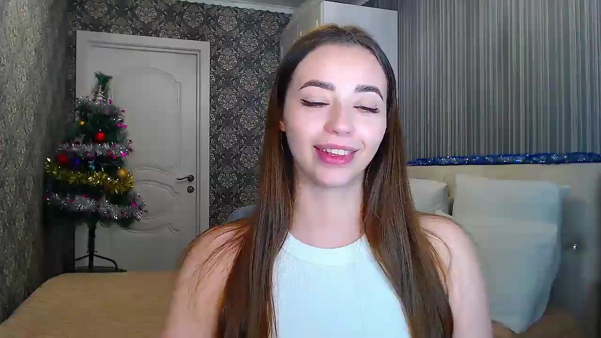 Gallery image thumbnail from EmeraldLilyyy's myfreecams stream on, 01/06/2025, 14:50 image 19 of 20