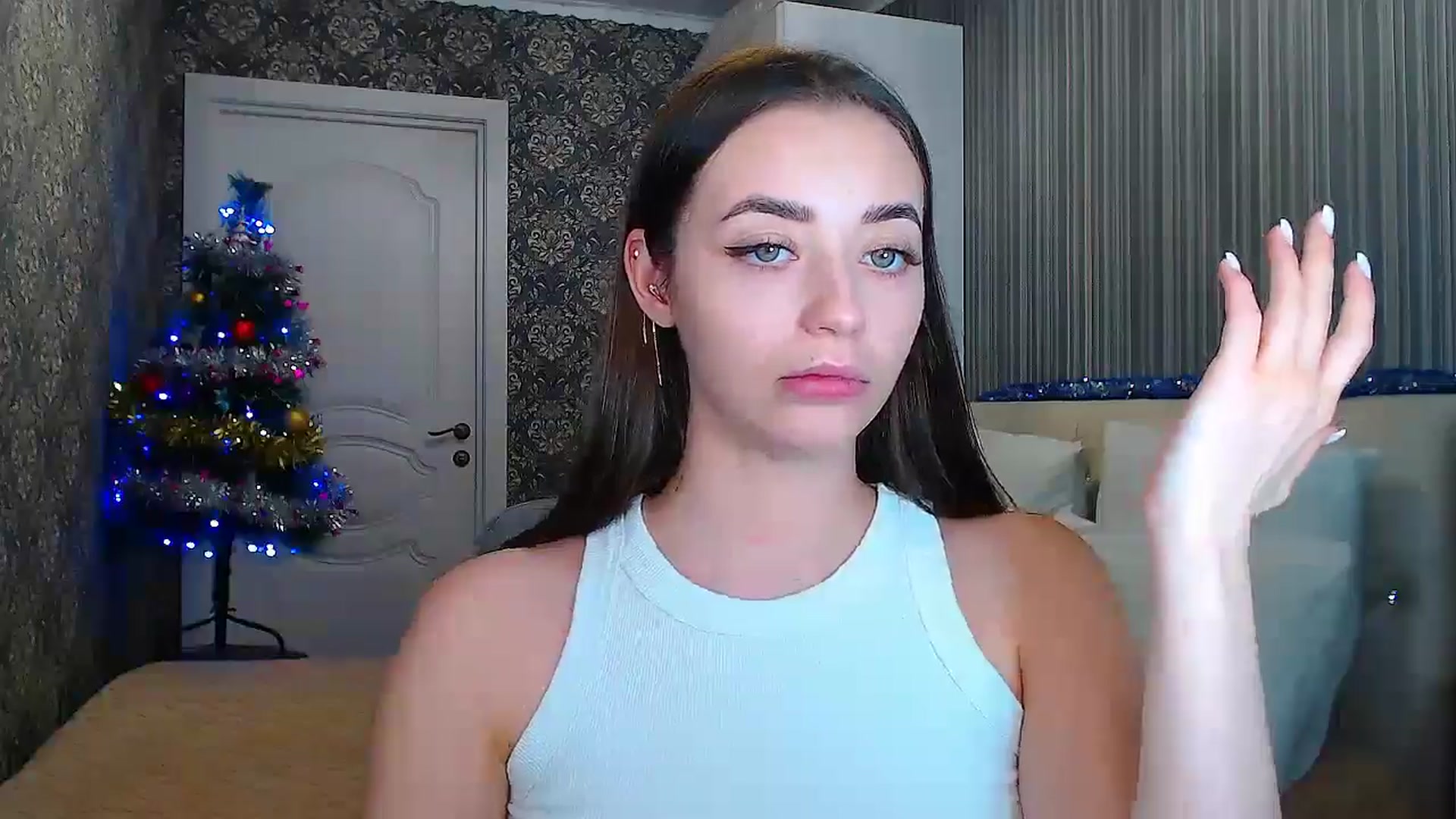 Gallery image thumbnail from EmeraldLilyyy's myfreecams stream on, 01/06/2025, 14:50 image 5 of 20