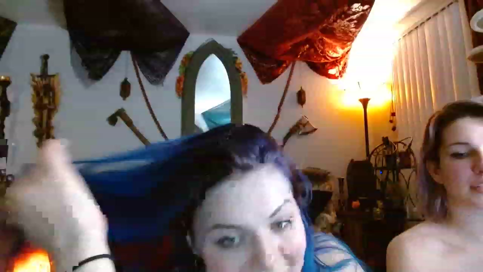 Gallery image thumbnail from EmeryParker's myfreecams stream on, 04/04/2023, 04:23 image 15 of 20
