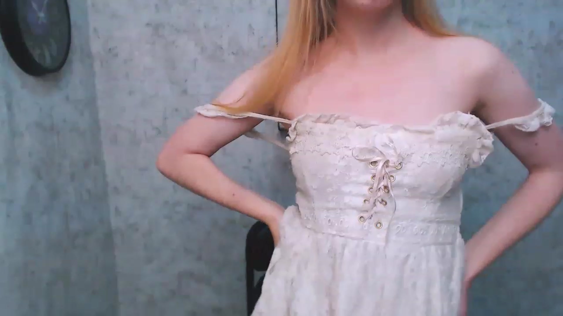 Gallery image thumbnail from EmiBoom_'s myfreecams stream on, 11/25/2022, 22:58 image 15 of 20