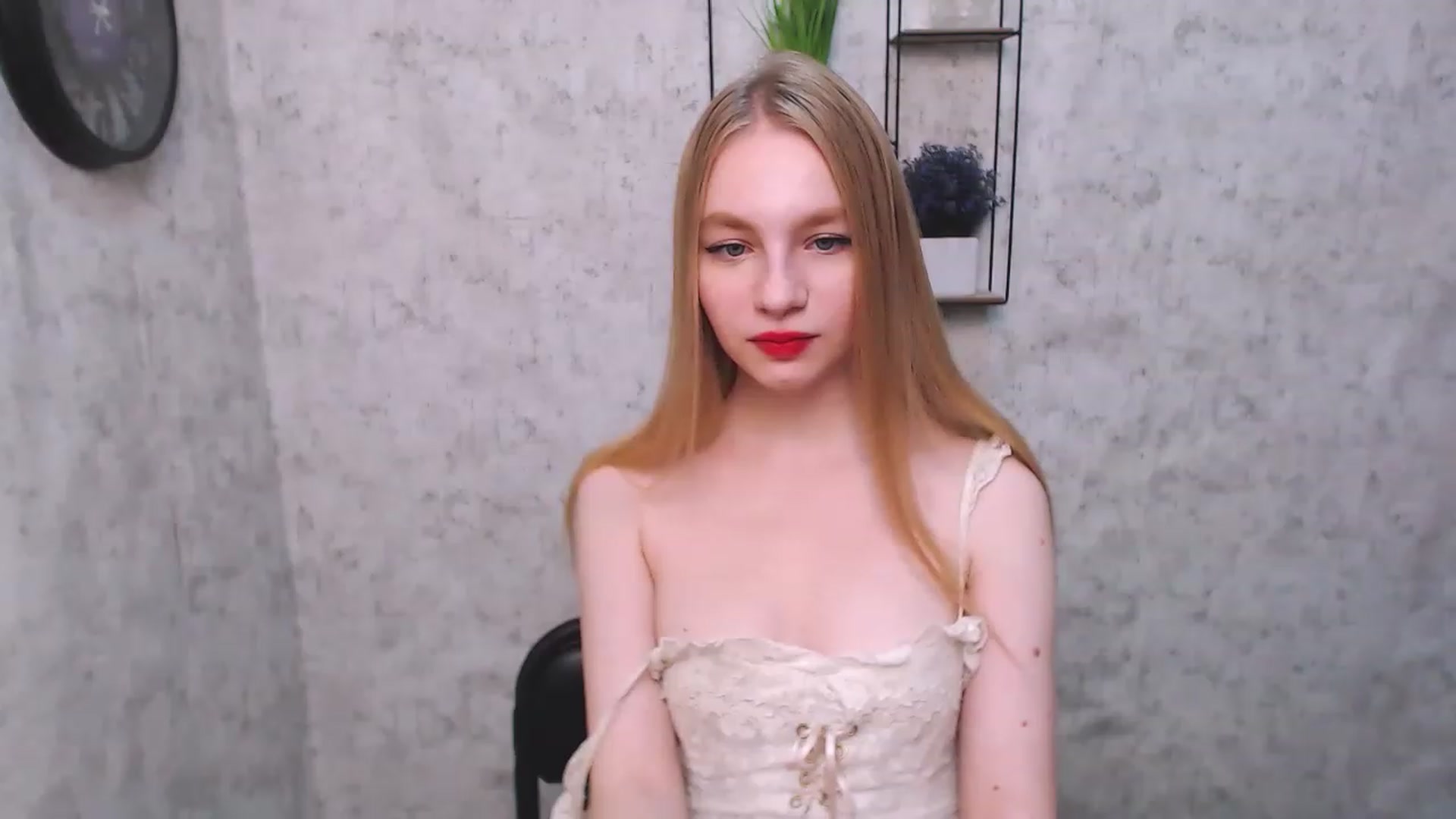 Gallery image thumbnail from EmiBoom_'s myfreecams stream on, 11/26/2022, 24:00 image 10 of 20