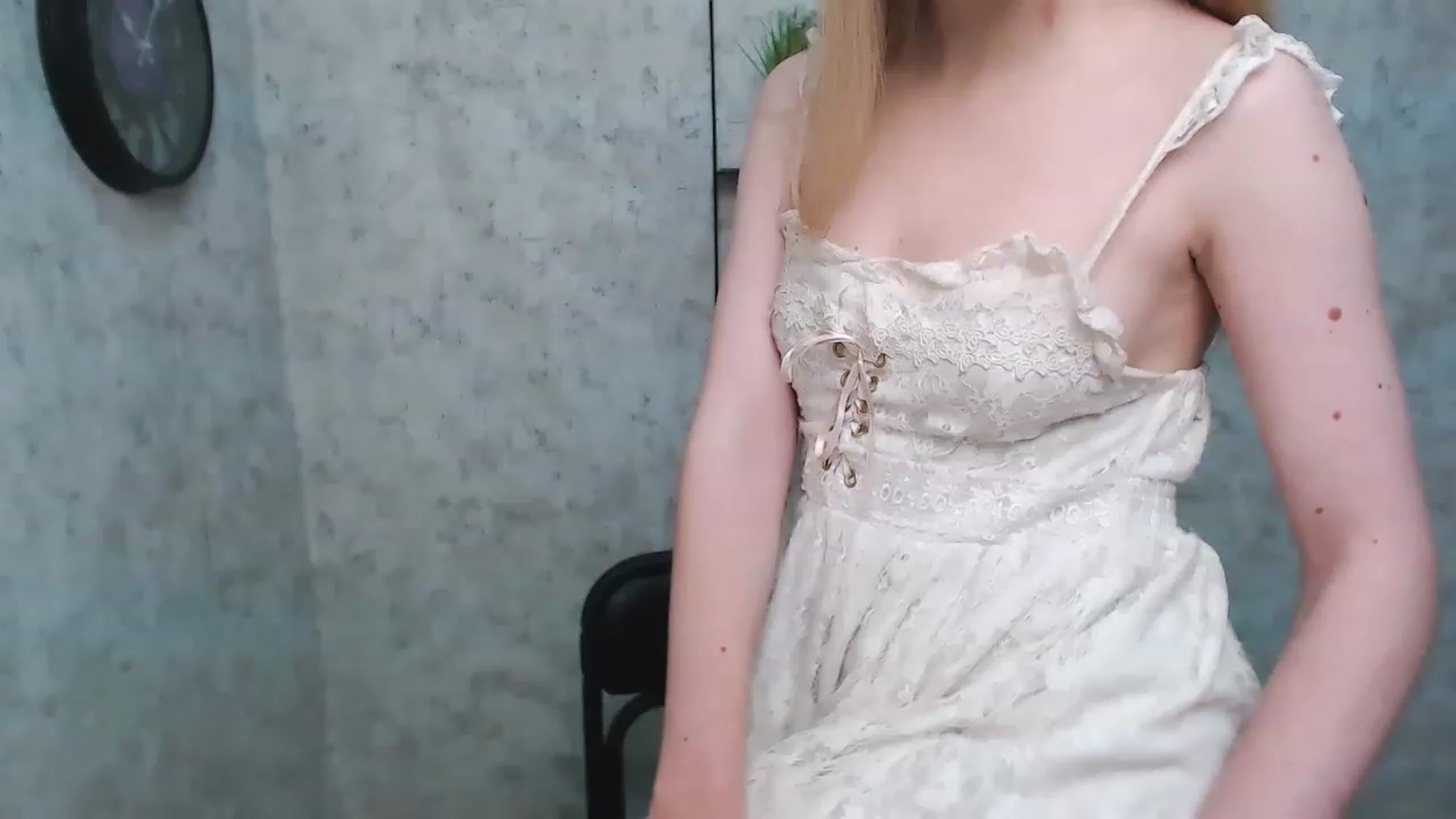 Gallery image thumbnail from EmiBoom_'s myfreecams stream on, 11/26/2022, 19:35 image 9 of 20