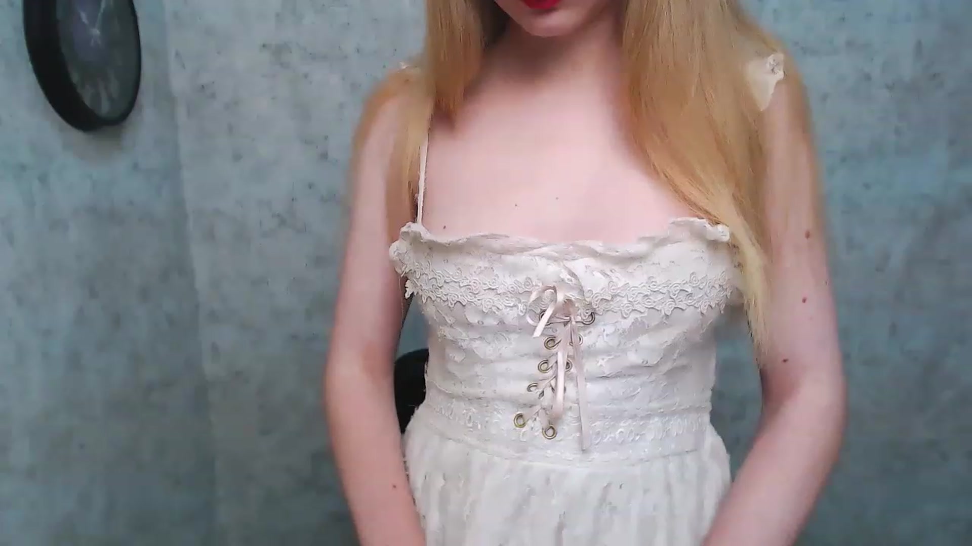 Gallery image thumbnail from EmiBoom_'s myfreecams stream on, 11/26/2022, 19:35 image 17 of 20