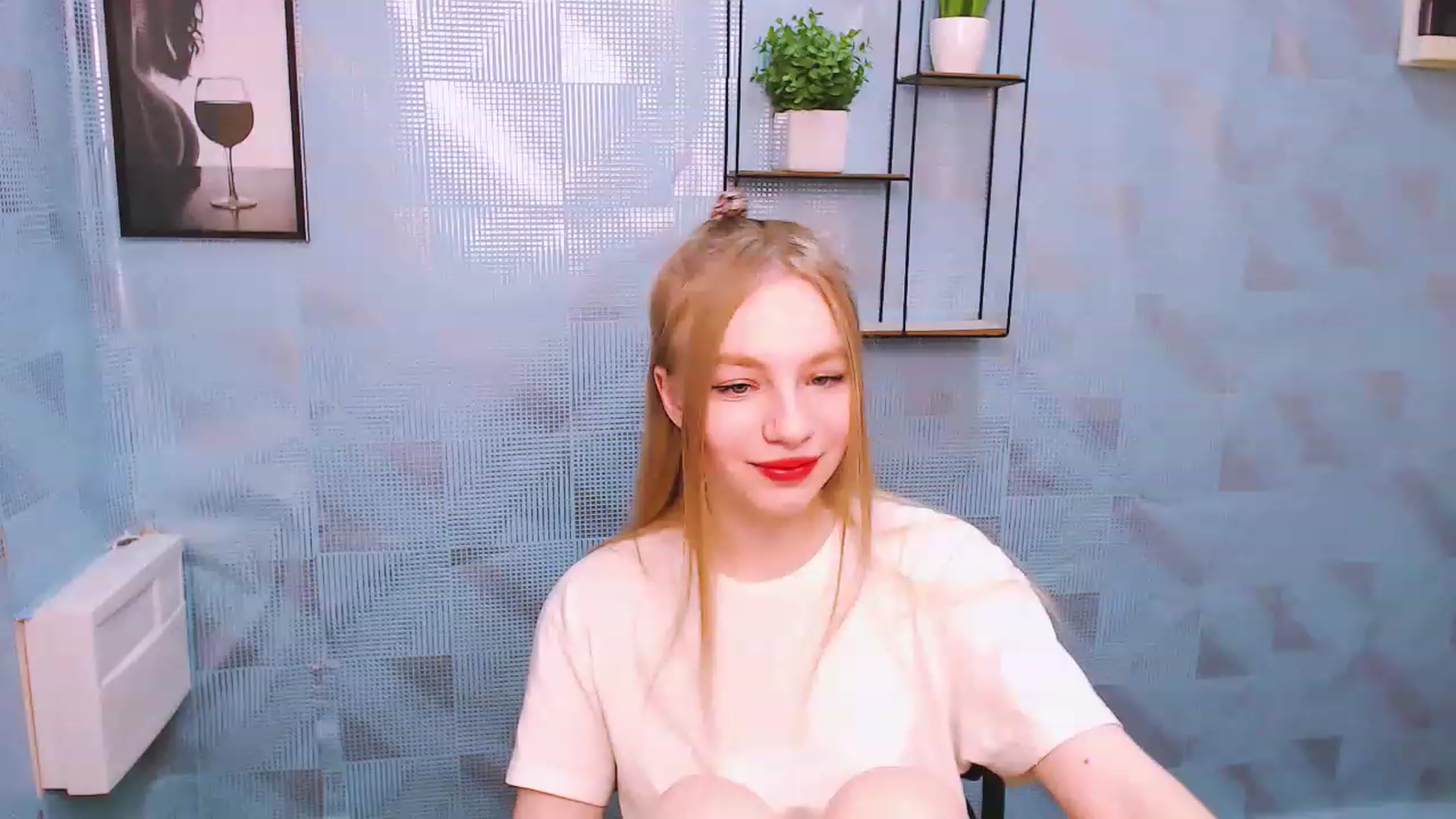 Gallery image thumbnail from EmiBoom_'s myfreecams stream on, 11/27/2022, 20:02 image 15 of 20
