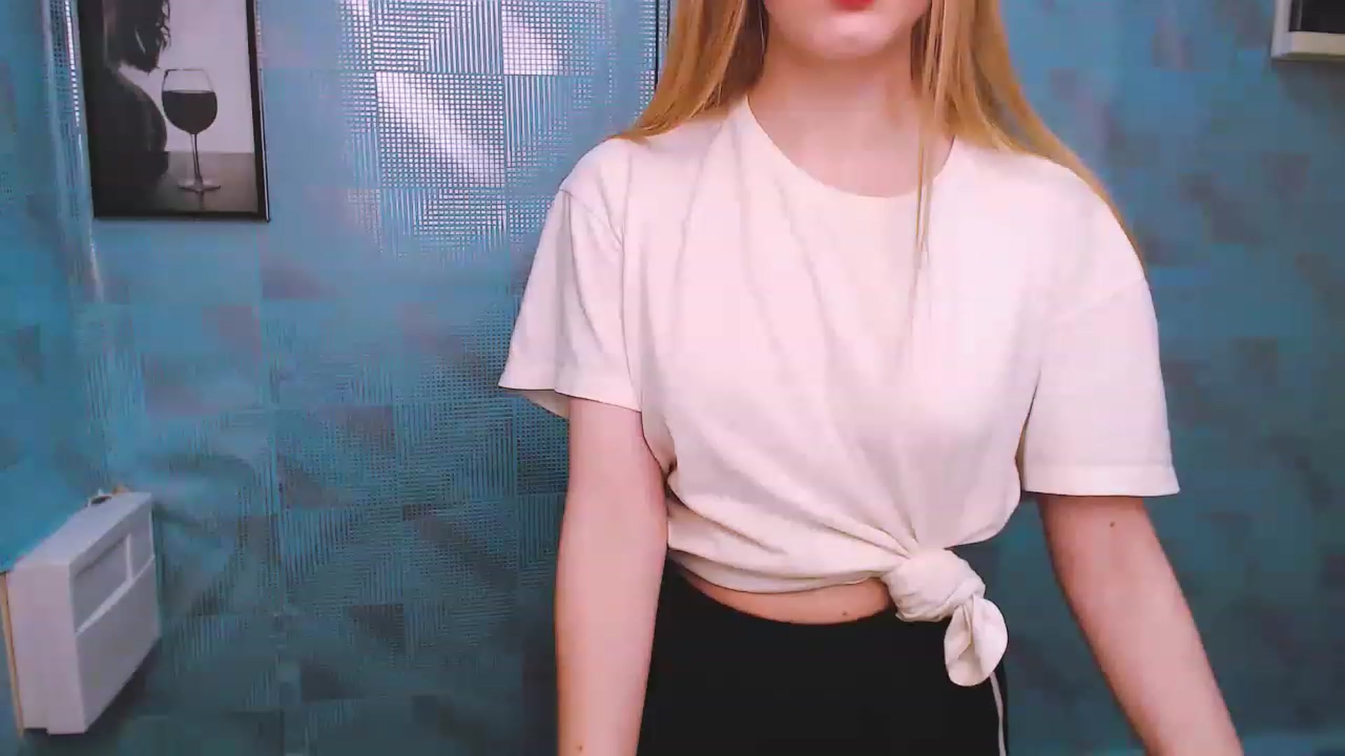Gallery image thumbnail from EmiBoom_'s myfreecams stream on, 11/27/2022, 21:35 image 17 of 20