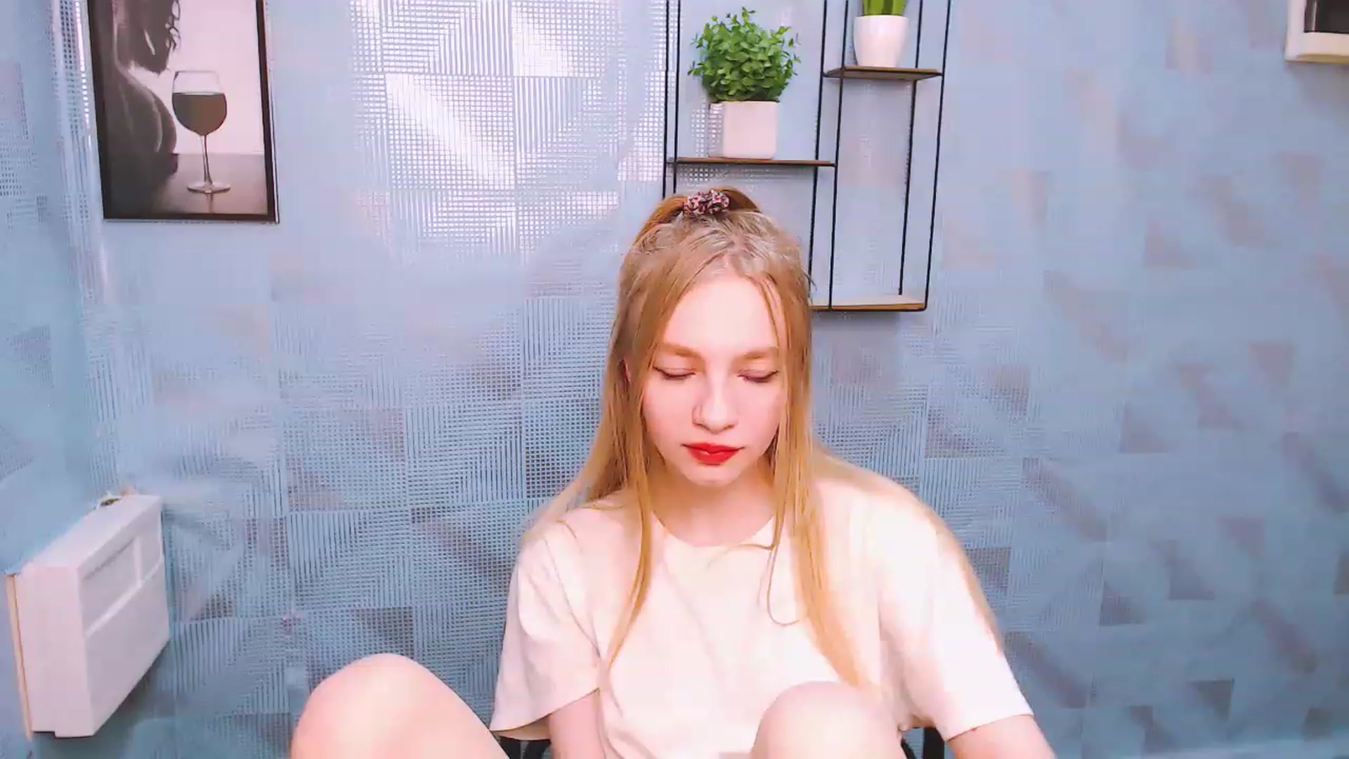 Gallery image thumbnail from EmiBoom_'s myfreecams stream on, 11/27/2022, 21:35 image 3 of 20