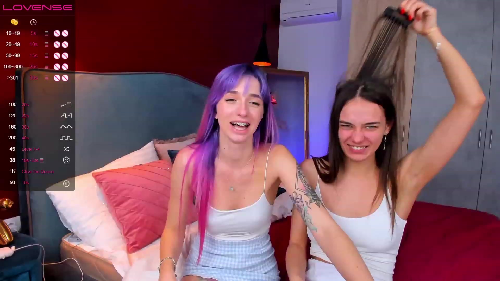 Gallery image thumbnail from EmiClark's myfreecams stream on, 03/03/2023, 20:00 image 4 of 20