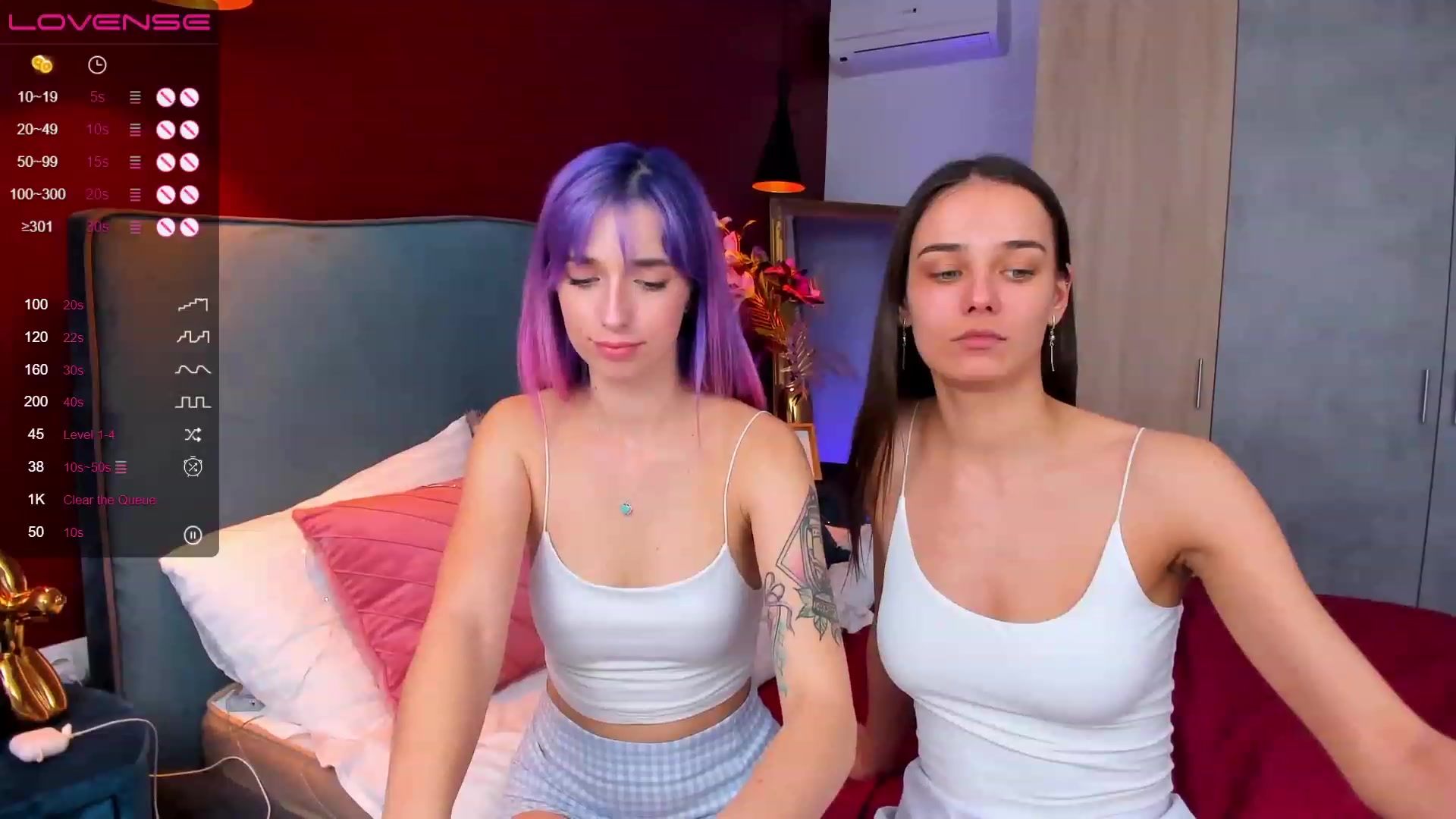 Gallery image thumbnail from EmiClark's myfreecams stream on, 03/03/2023, 20:00 image 8 of 20