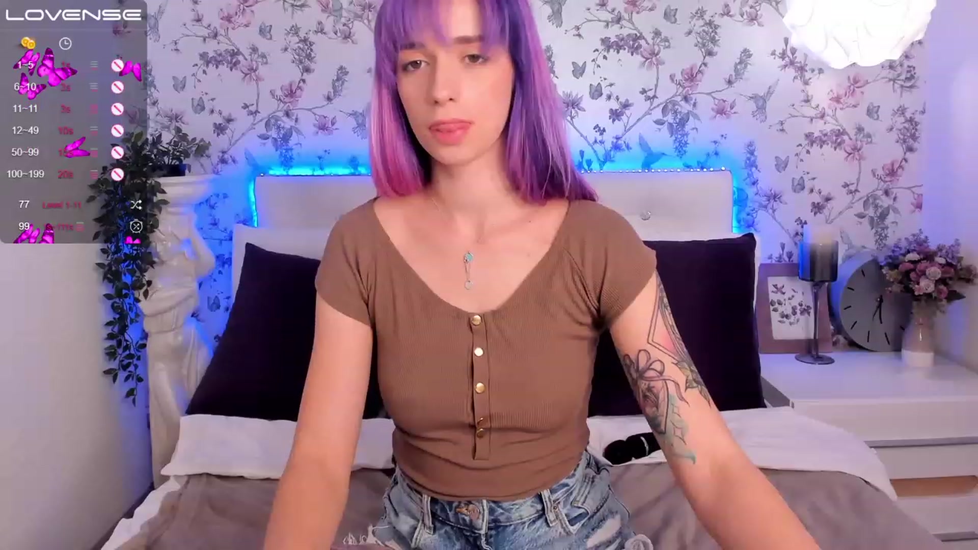 Gallery image thumbnail from EmiClark's myfreecams stream on, 03/05/2023, 11:22 image 15 of 20