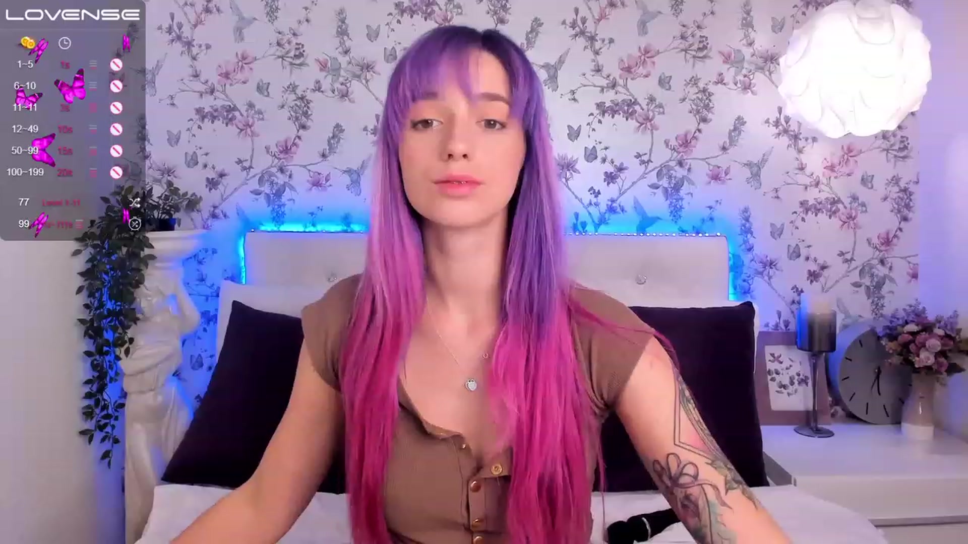 Gallery image thumbnail from EmiClark's myfreecams stream on, 03/05/2023, 11:22 image 12 of 20