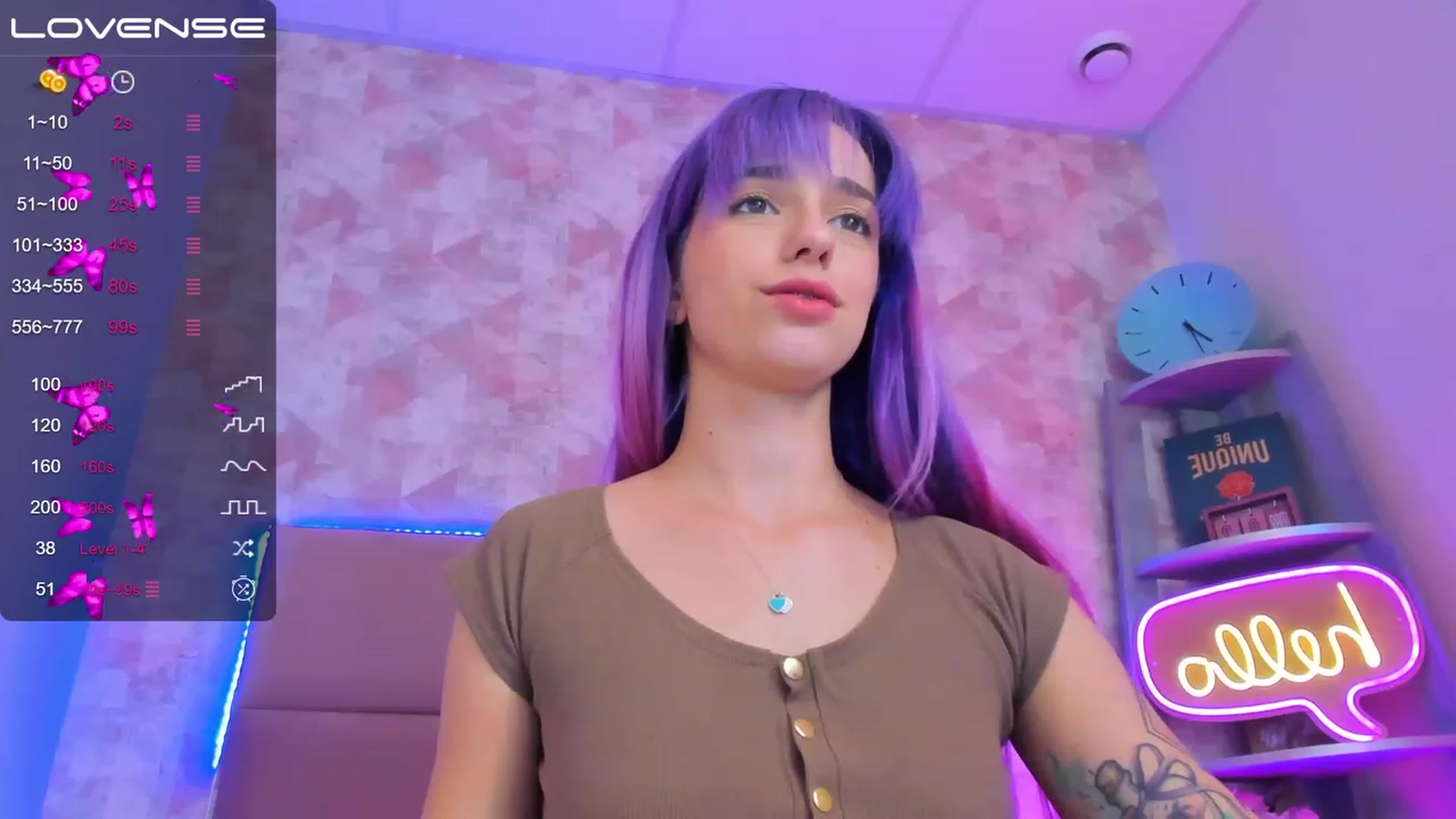 Gallery image thumbnail from EmiClark's myfreecams stream on, 03/05/2023, 15:09 image 15 of 20