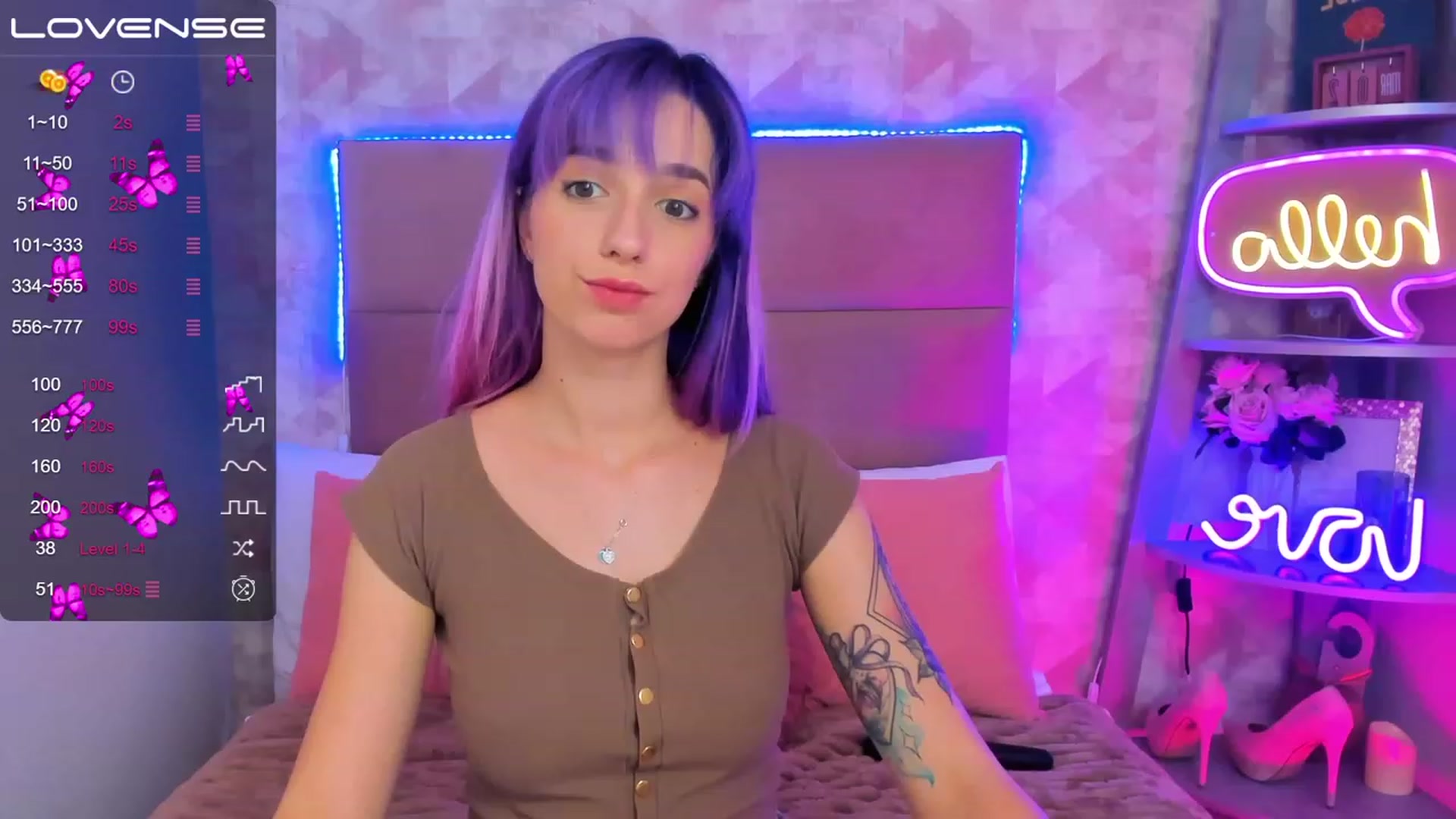 Gallery image thumbnail from EmiClark's myfreecams stream on, 03/05/2023, 15:09 image 8 of 20