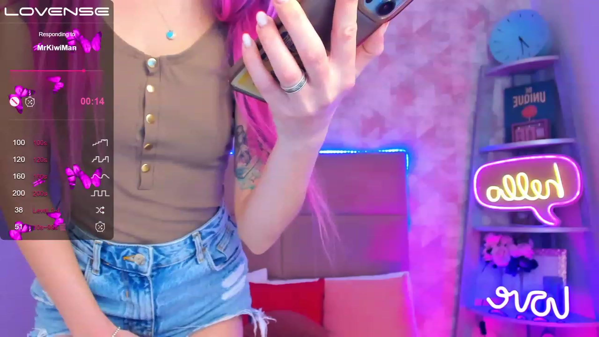 Gallery image thumbnail from EmiClark's myfreecams stream on, 03/05/2023, 15:09 image 14 of 20