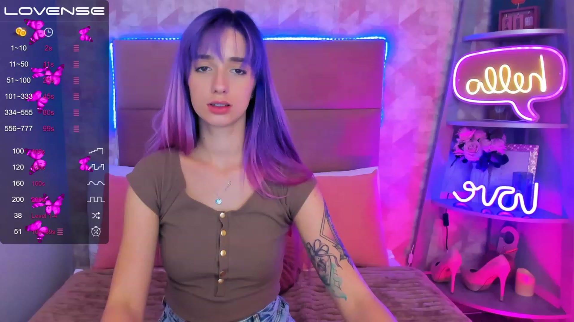 Gallery image thumbnail from EmiClark's myfreecams stream on, 03/05/2023, 17:38 image 20 of 20