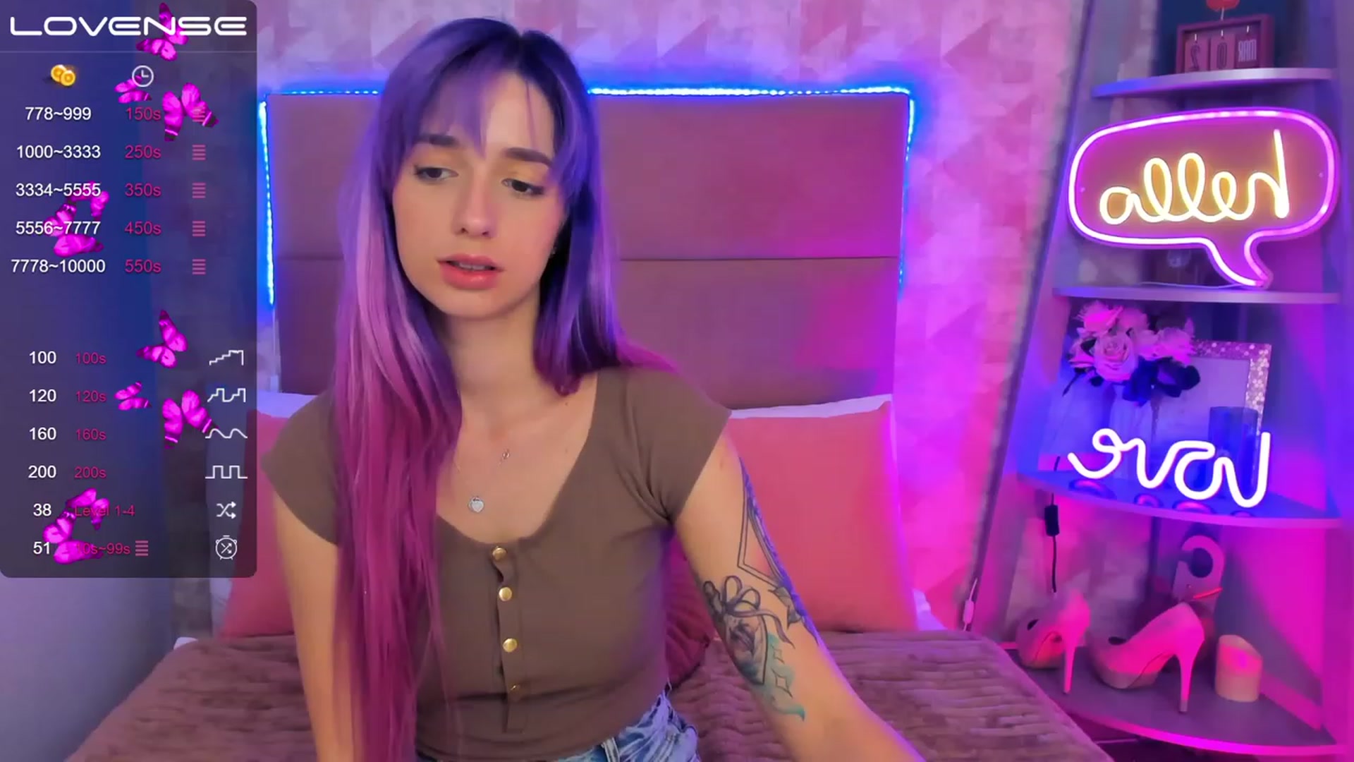 Gallery image thumbnail from EmiClark's myfreecams stream on, 03/05/2023, 17:38 image 18 of 20