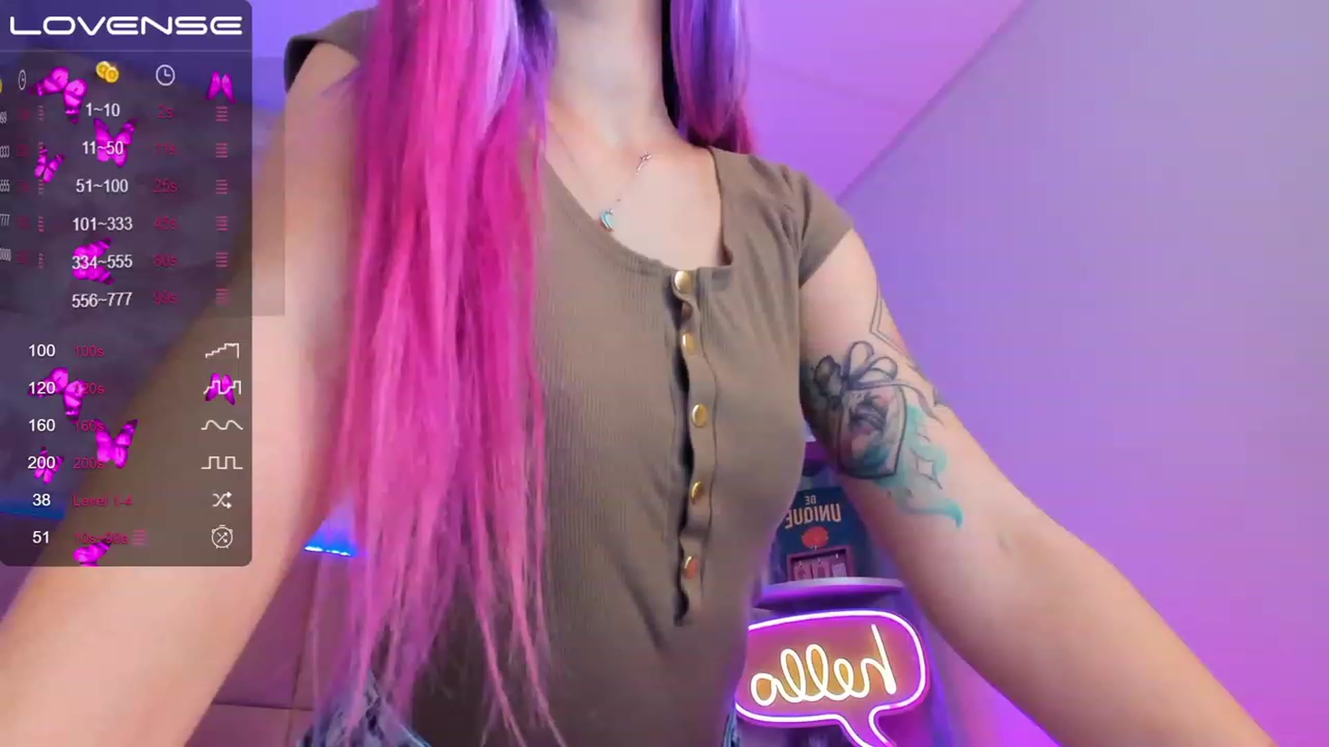 Gallery image thumbnail from EmiClark's myfreecams stream on, 03/05/2023, 17:38 image 15 of 20