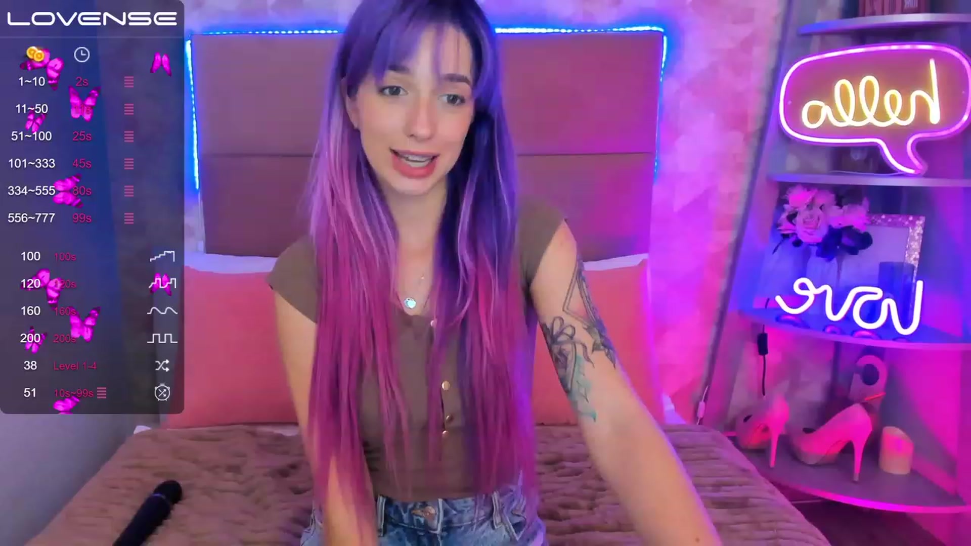Gallery image thumbnail from EmiClark's myfreecams stream on, 03/05/2023, 20:04 image 5 of 20