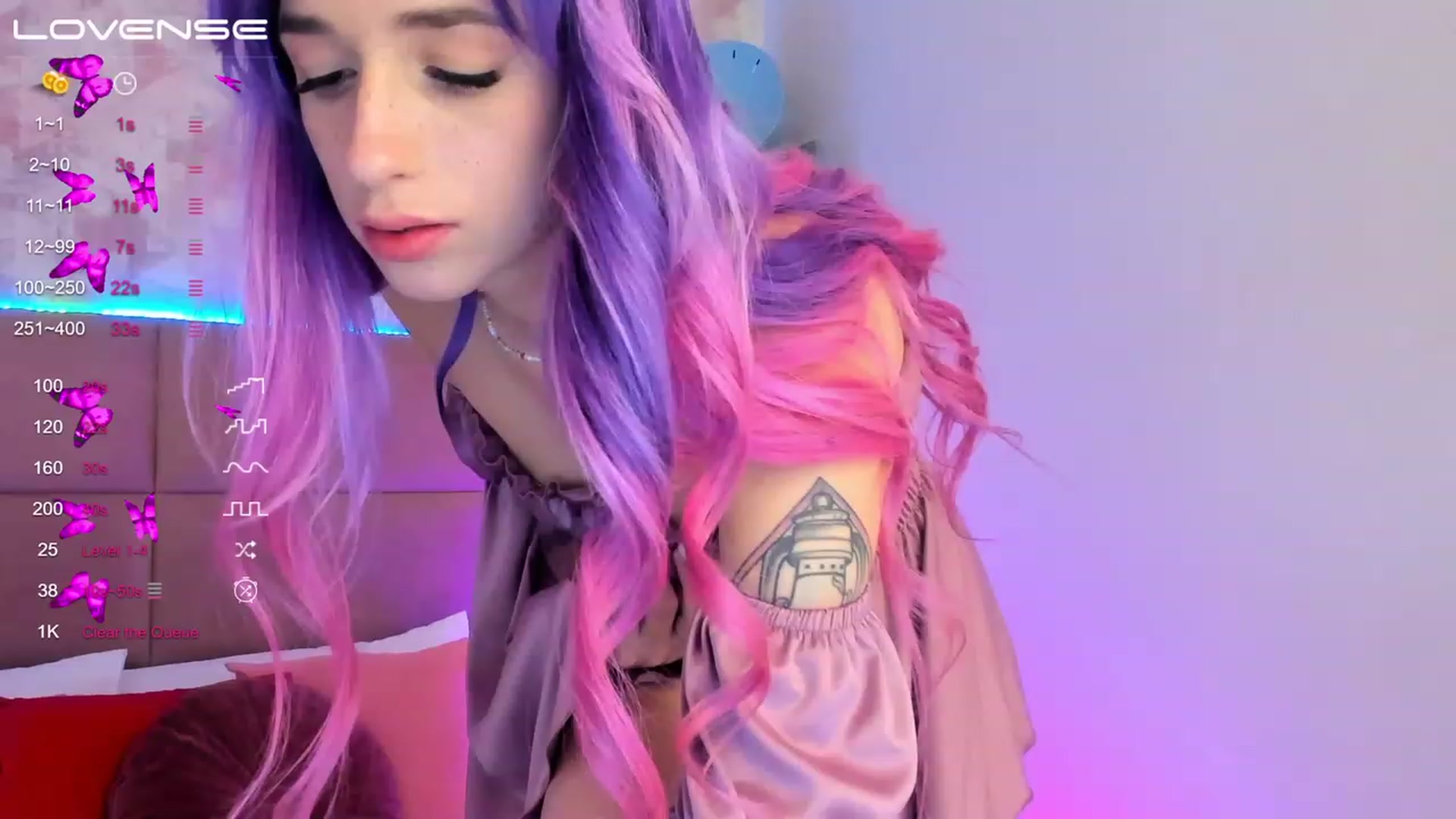 Gallery image thumbnail from EmiClark's myfreecams stream on, 03/08/2023, 13:55 image 5 of 20
