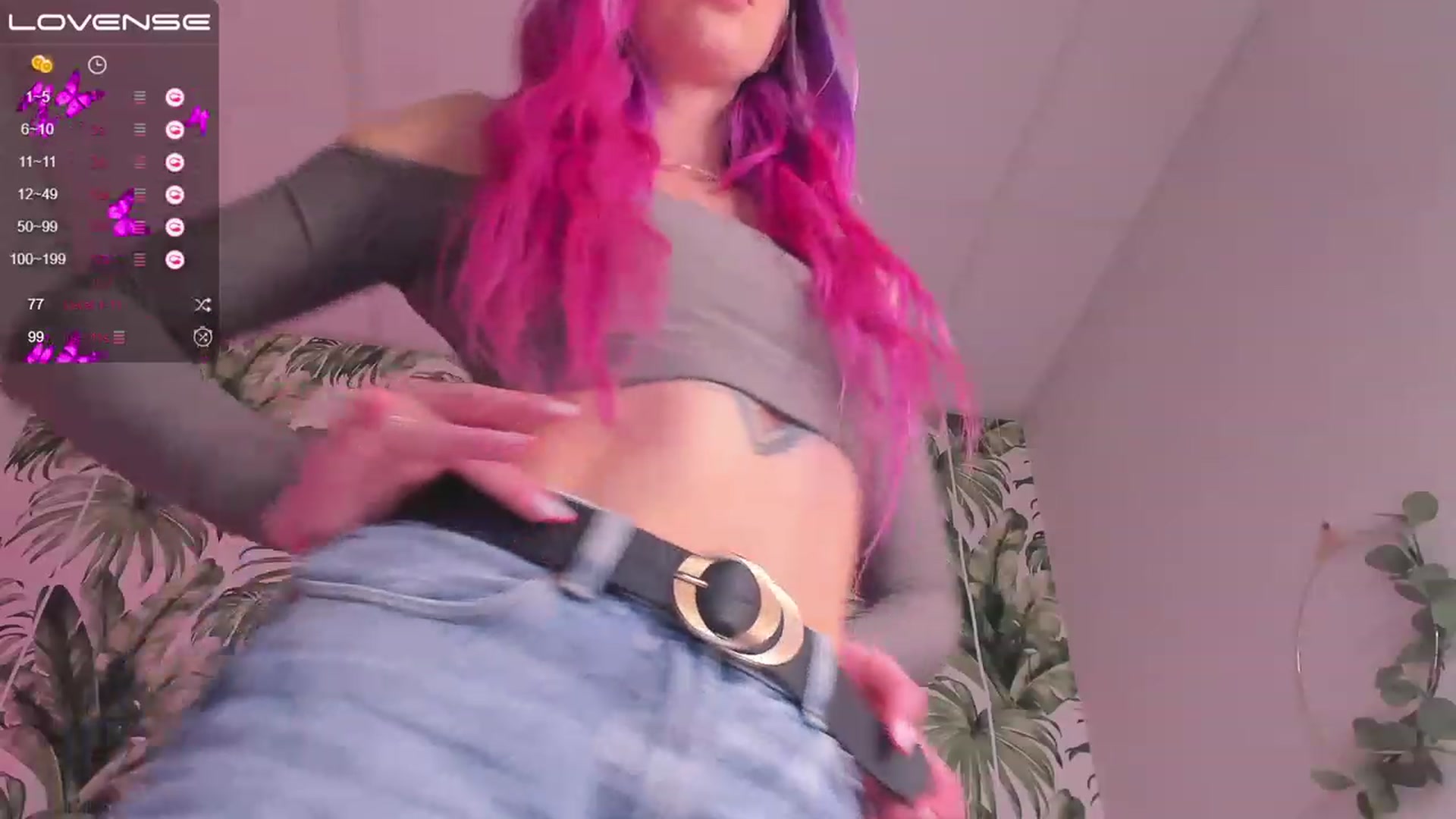 Gallery image thumbnail from EmiClark's myfreecams stream on, 03/09/2023, 08:29 image 18 of 20