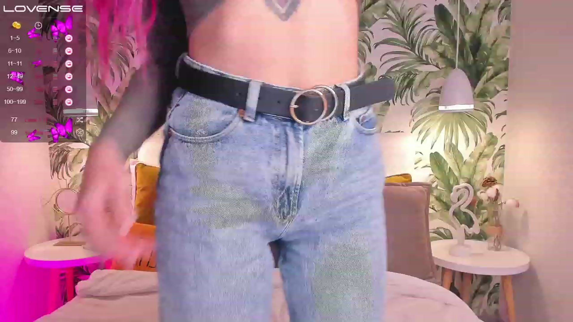 Gallery image thumbnail from EmiClark's myfreecams stream on, 03/09/2023, 08:29 image 1 of 20