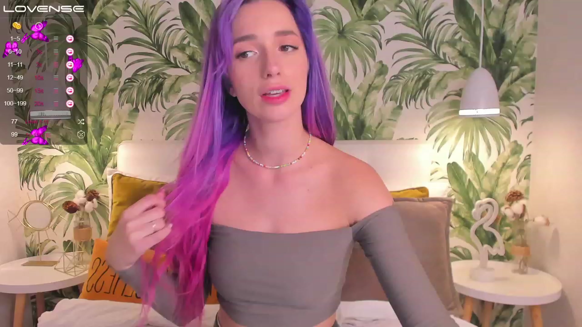 Gallery image thumbnail from EmiClark's myfreecams stream on, 03/09/2023, 08:29 image 8 of 20