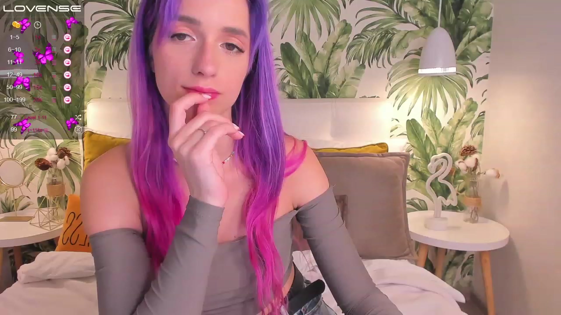 Gallery image thumbnail from EmiClark's myfreecams stream on, 03/09/2023, 09:49 image 17 of 20