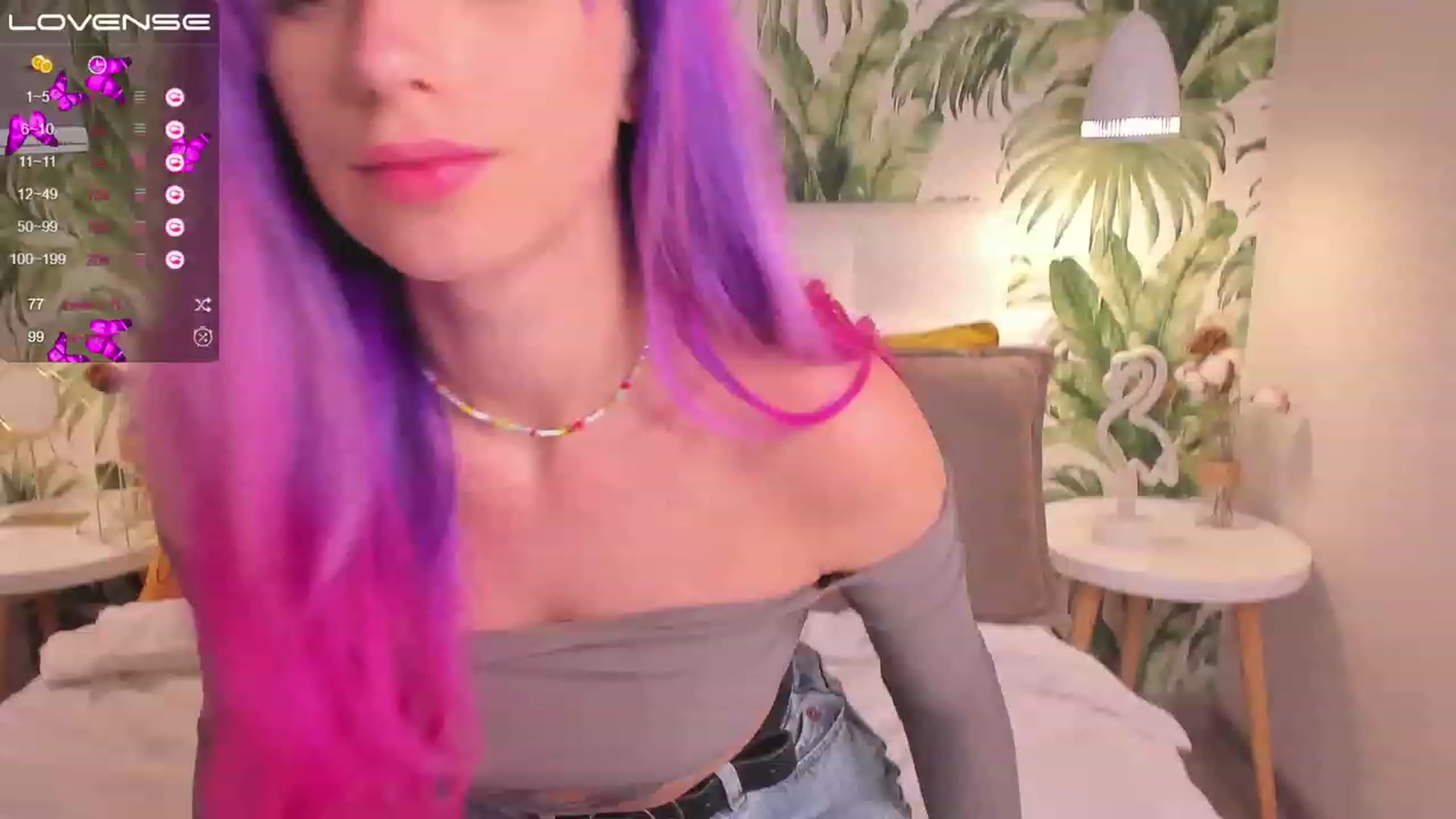 Gallery image thumbnail from EmiClark's myfreecams stream on, 03/09/2023, 10:41 image 16 of 20