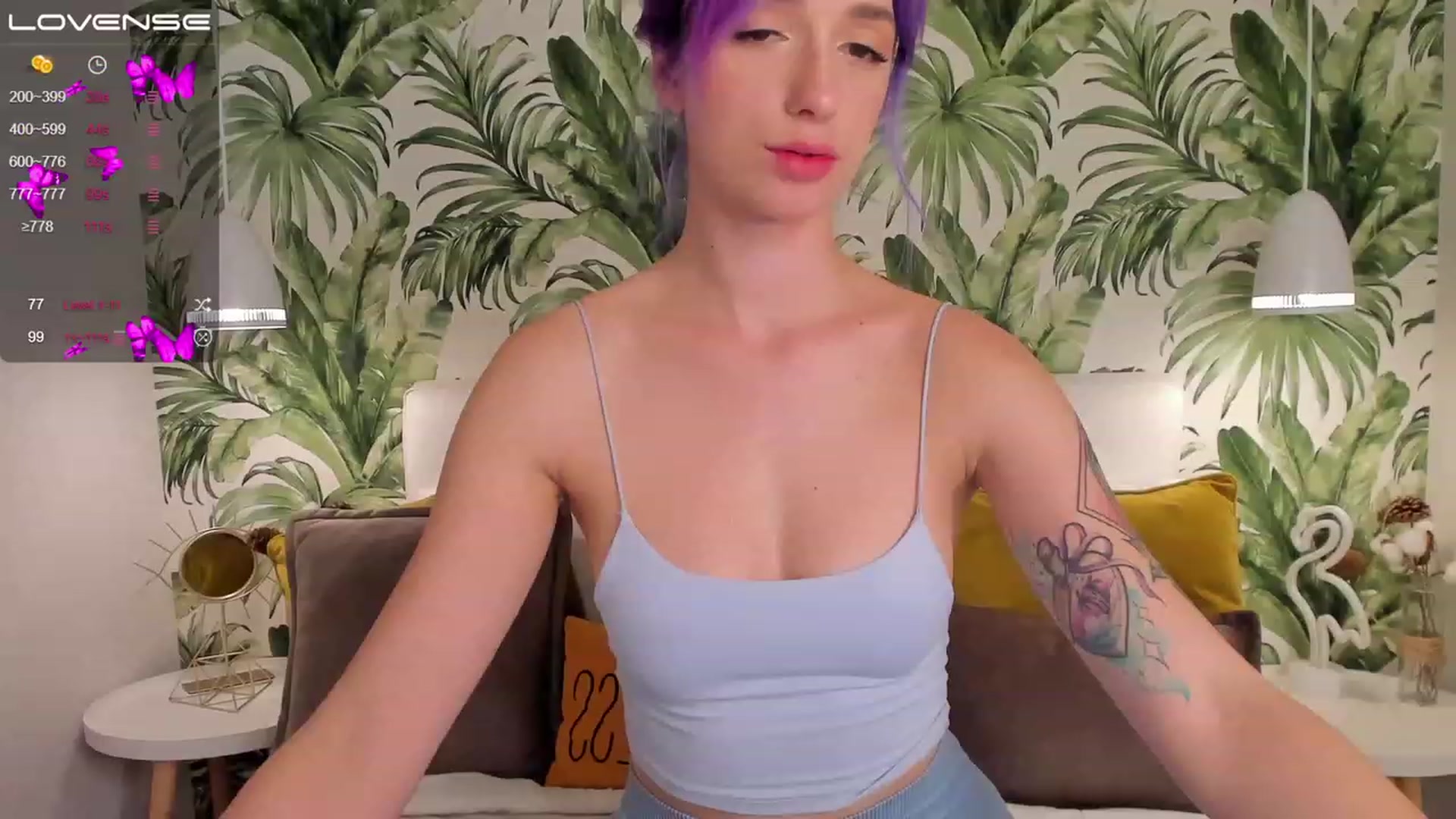 Gallery image thumbnail from EmiClark's myfreecams stream on, 03/10/2023, 15:20 image 12 of 20