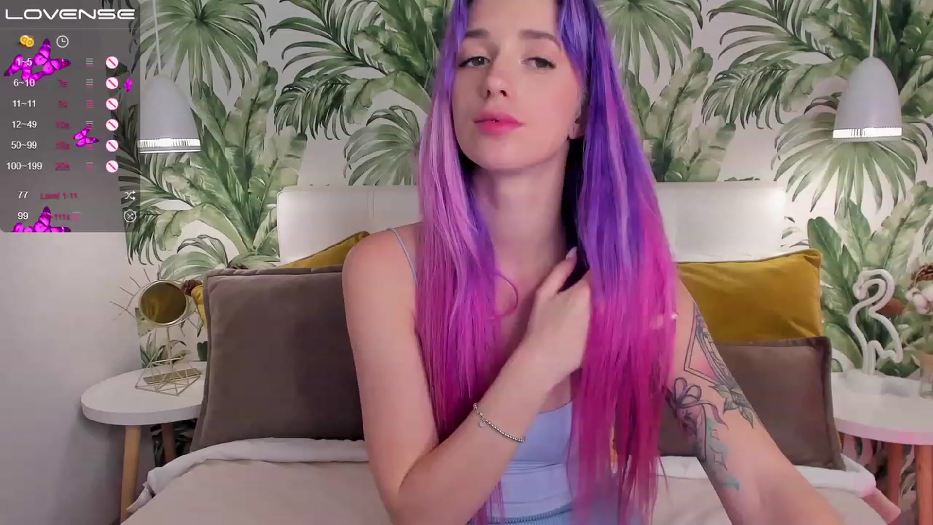 Gallery image thumbnail from EmiClark's myfreecams stream on, 03/10/2023, 17:44 image 7 of 20