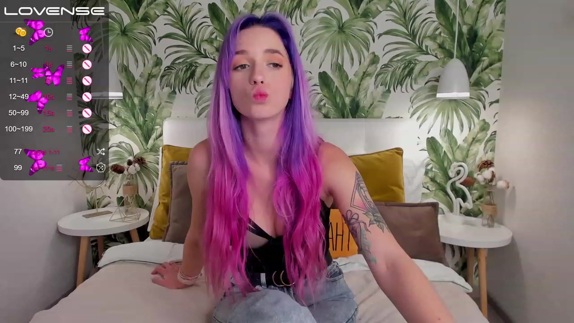 Gallery image thumbnail from EmiClark's myfreecams stream on, 03/12/2023, 15:04 image 6 of 20