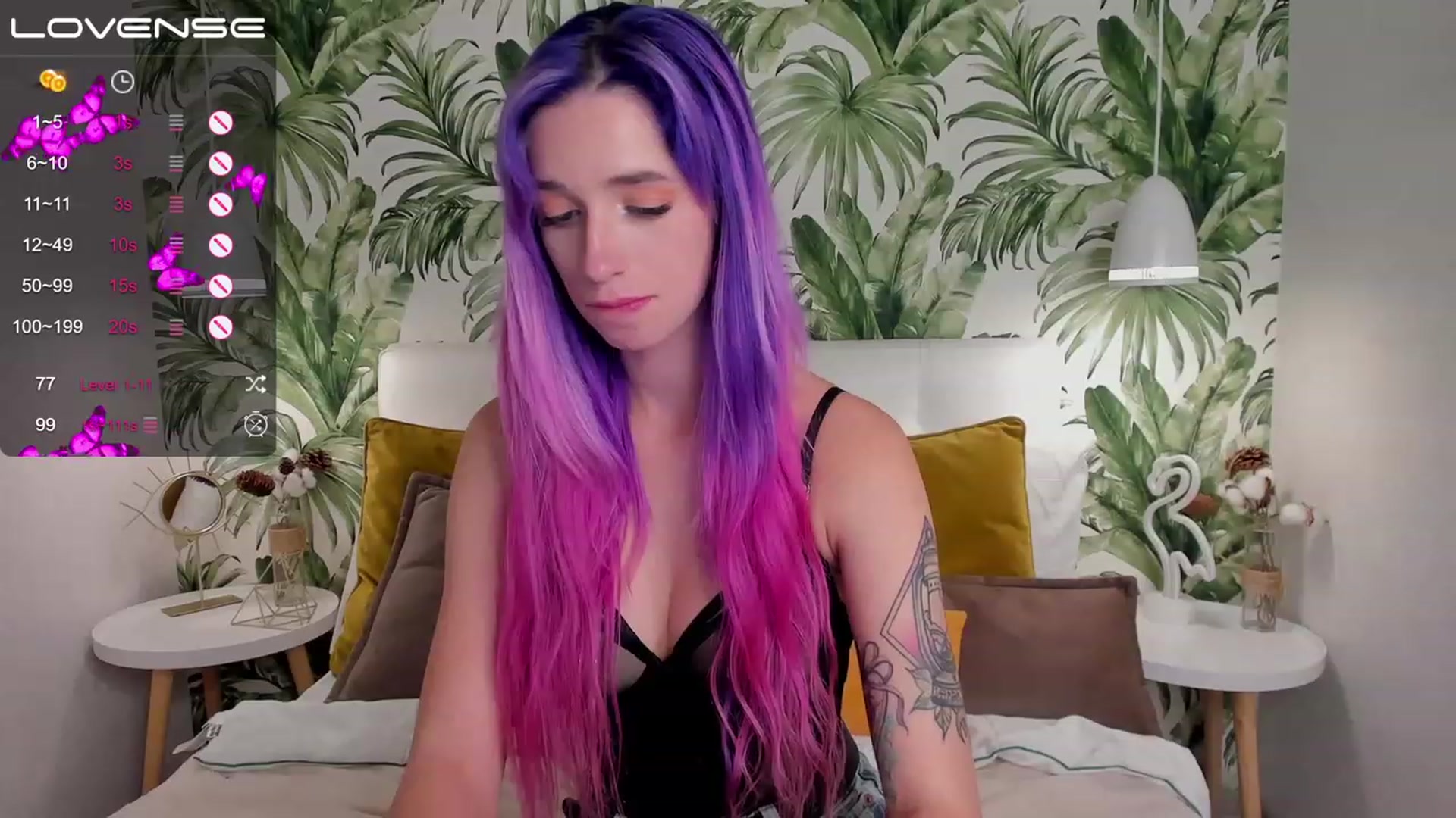 Gallery image thumbnail from EmiClark's myfreecams stream on, 03/12/2023, 18:39 image 20 of 20