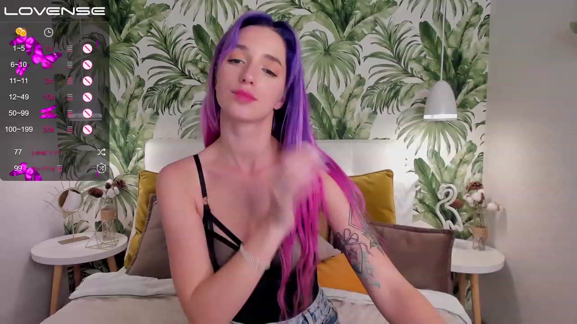 Gallery image thumbnail from EmiClark's myfreecams stream on, 03/12/2023, 20:01 image 3 of 20