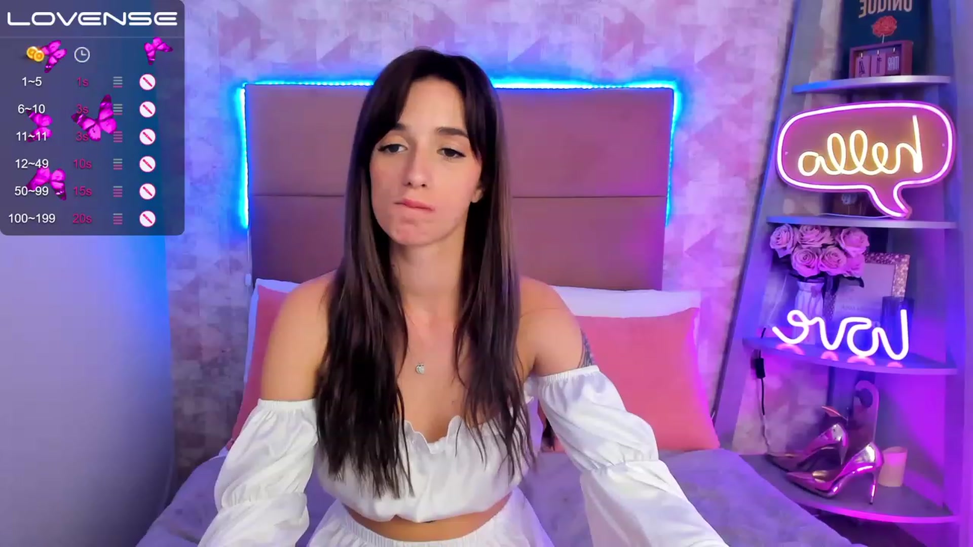 Gallery image thumbnail from EmiClark's myfreecams stream on, 03/18/2023, 18:34 image 20 of 20