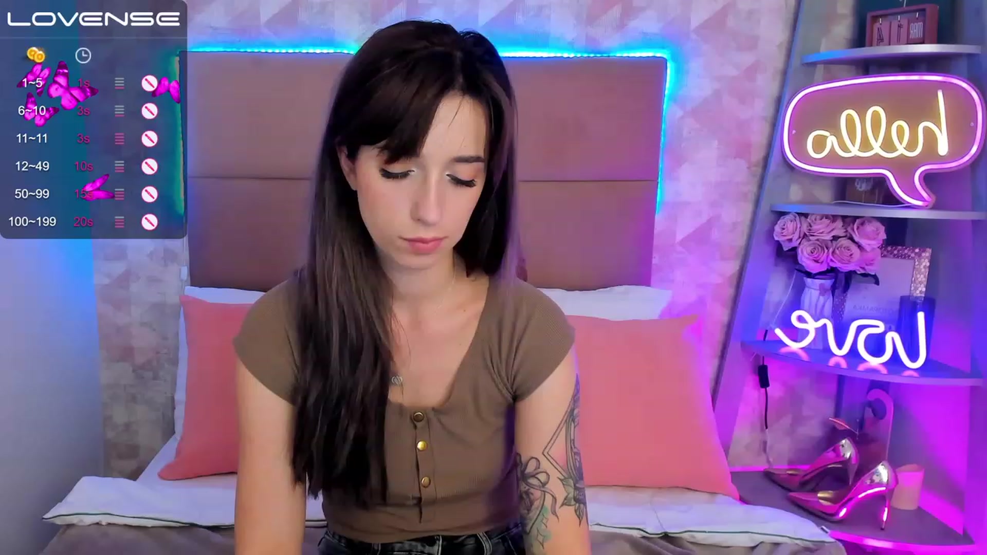 Gallery image thumbnail from EmiClark's myfreecams stream on, 03/19/2023, 14:24 image 3 of 20