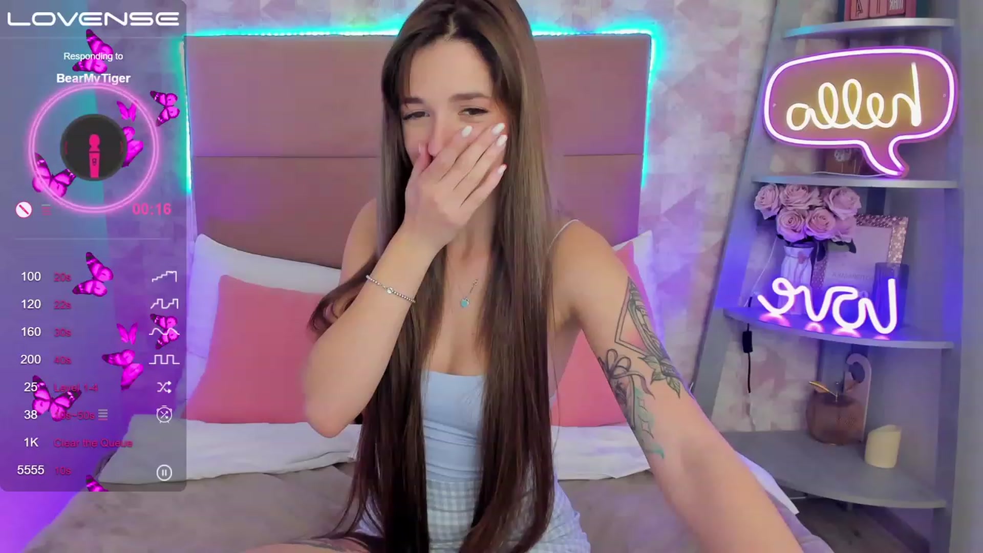 Gallery image thumbnail from EmiClark's myfreecams stream on, 03/22/2023, 14:39 image 2 of 20