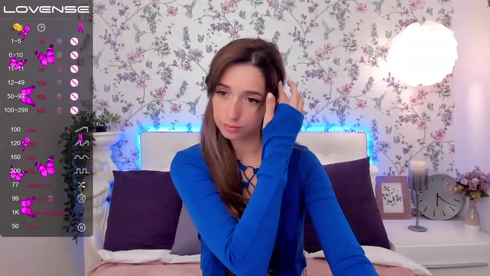 Gallery image thumbnail from EmiClark's myfreecams stream on, 03/24/2023, 18:20 image 2 of 20