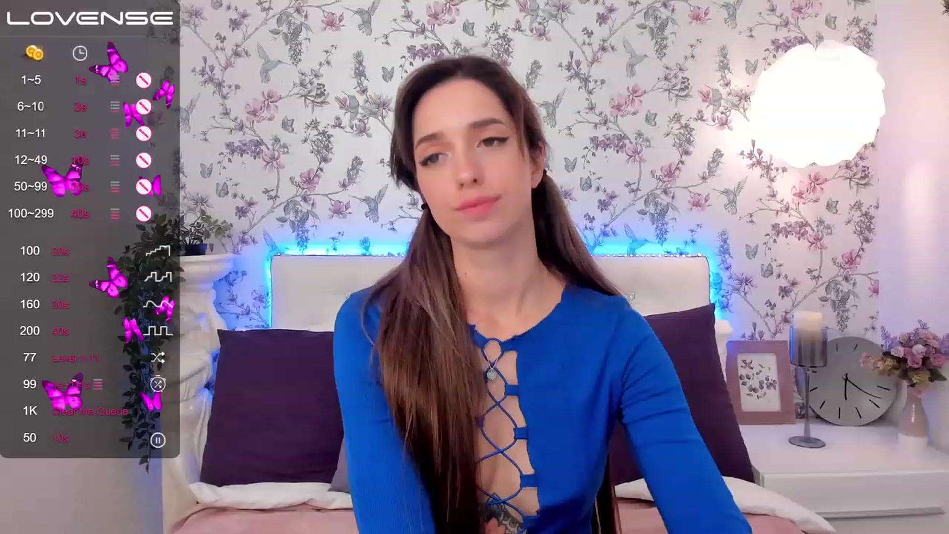Gallery image thumbnail from EmiClark's myfreecams stream on, 03/24/2023, 18:20 image 19 of 20