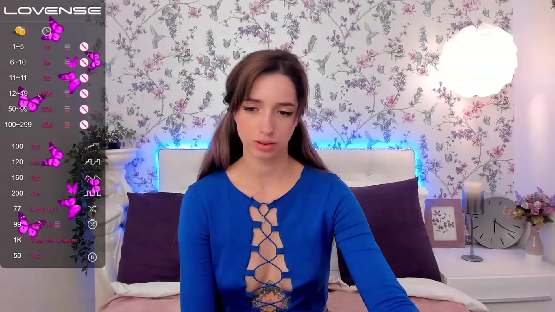 Gallery image thumbnail from EmiClark's myfreecams stream on, 03/24/2023, 18:20 image 14 of 20