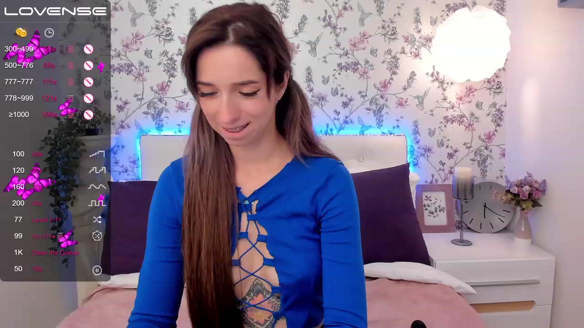 Gallery image thumbnail from EmiClark's myfreecams stream on, 03/24/2023, 18:39 image 9 of 20