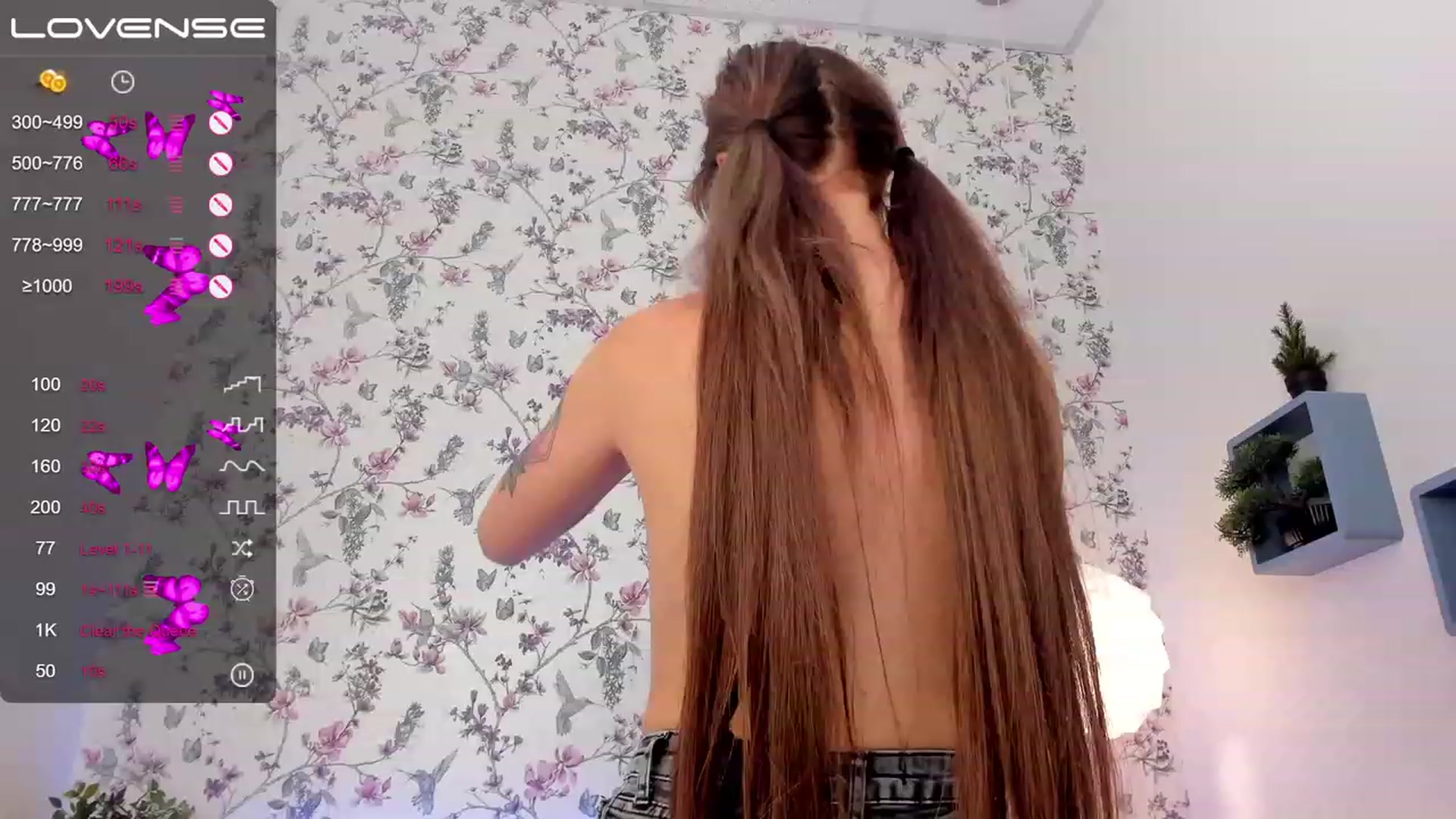 Gallery image thumbnail from EmiClark's myfreecams stream on, 03/24/2023, 18:39 image 5 of 20