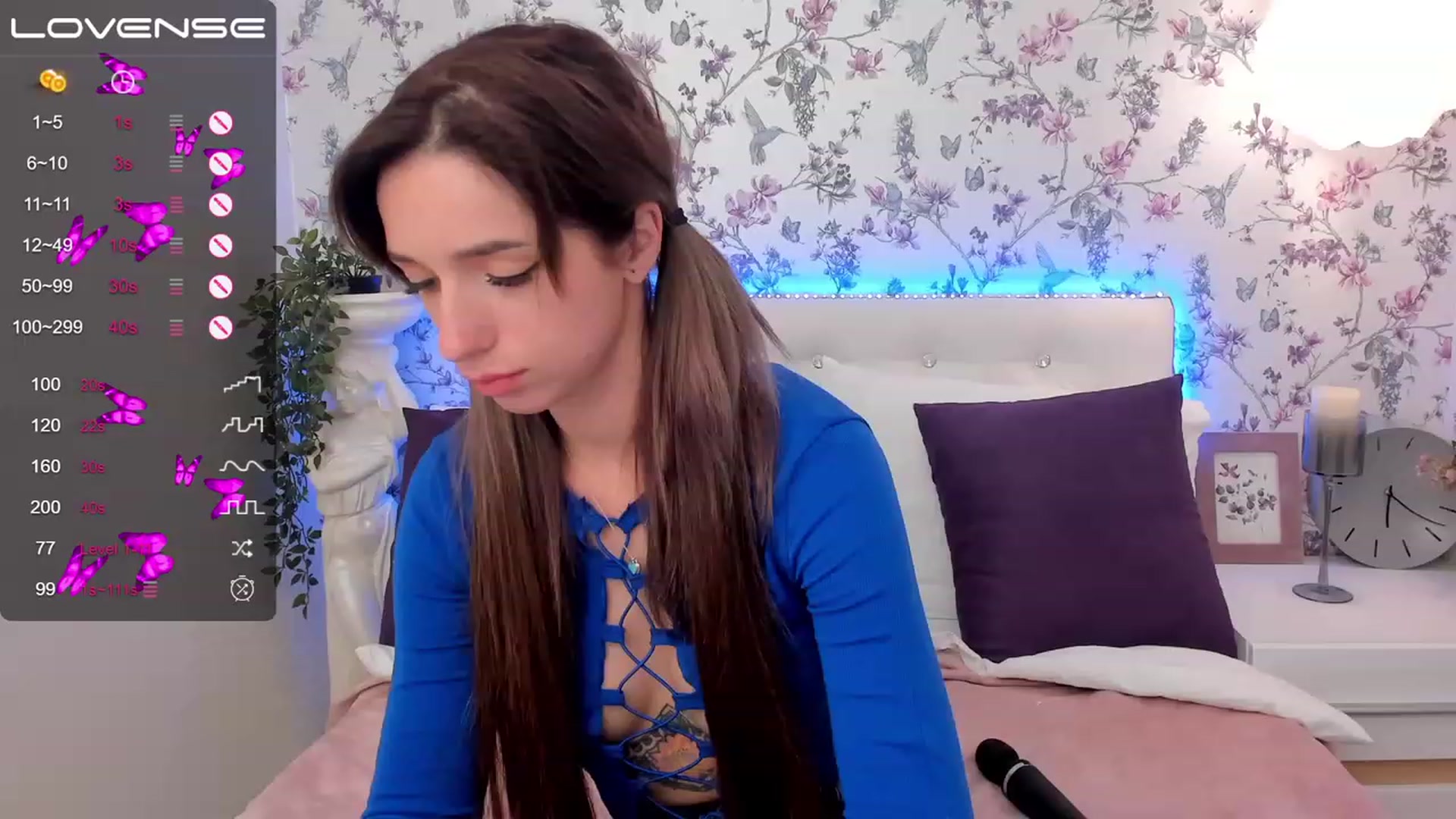 Gallery image thumbnail from EmiClark's myfreecams stream on, 03/24/2023, 19:52 image 19 of 20