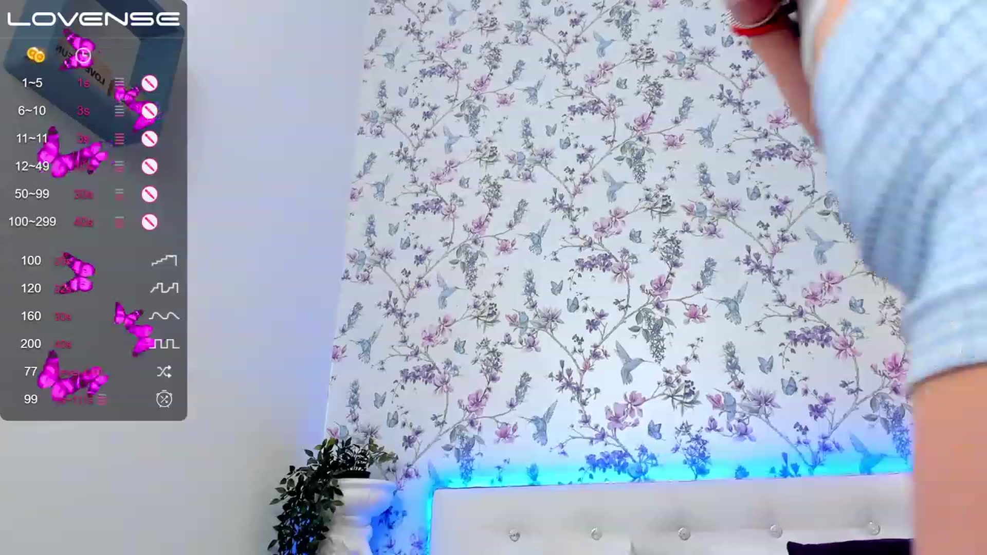 Gallery image thumbnail from EmiClark's myfreecams stream on, 03/26/2023, 17:07 image 17 of 20