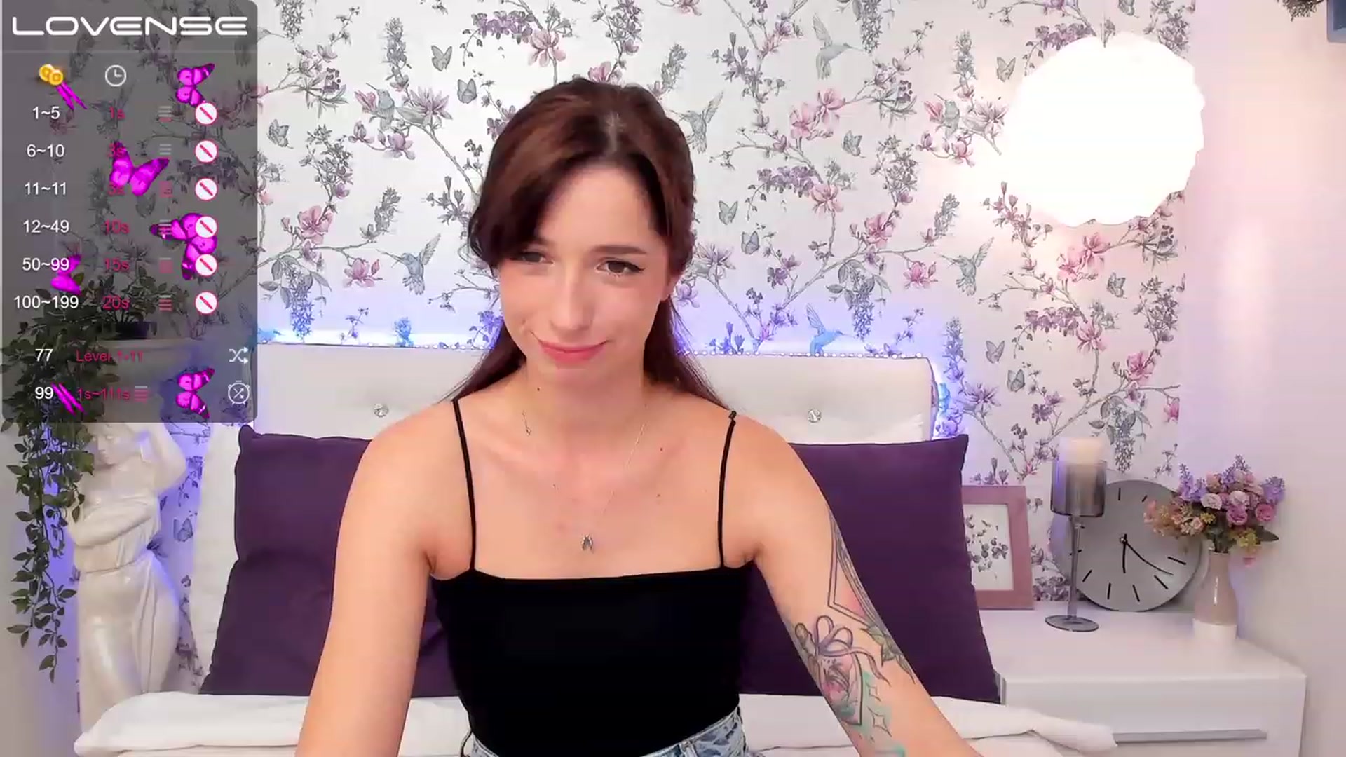 Gallery image thumbnail from EmiClark's myfreecams stream on, 03/31/2023, 08:38 image 15 of 20