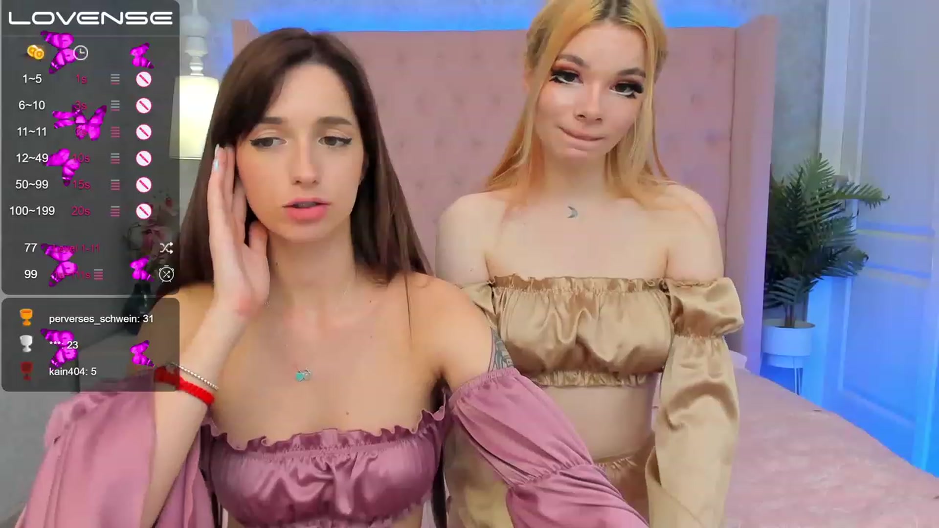Gallery image thumbnail from EmiClark's myfreecams stream on, 03/31/2023, 14:00 image 17 of 20
