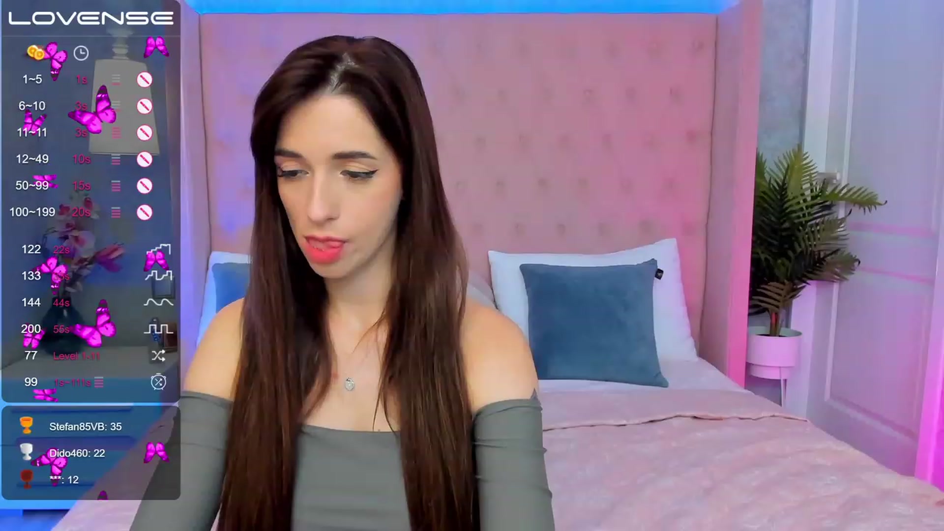 Gallery image thumbnail from EmiClark's myfreecams stream on, 04/01/2023, 14:27 image 20 of 20