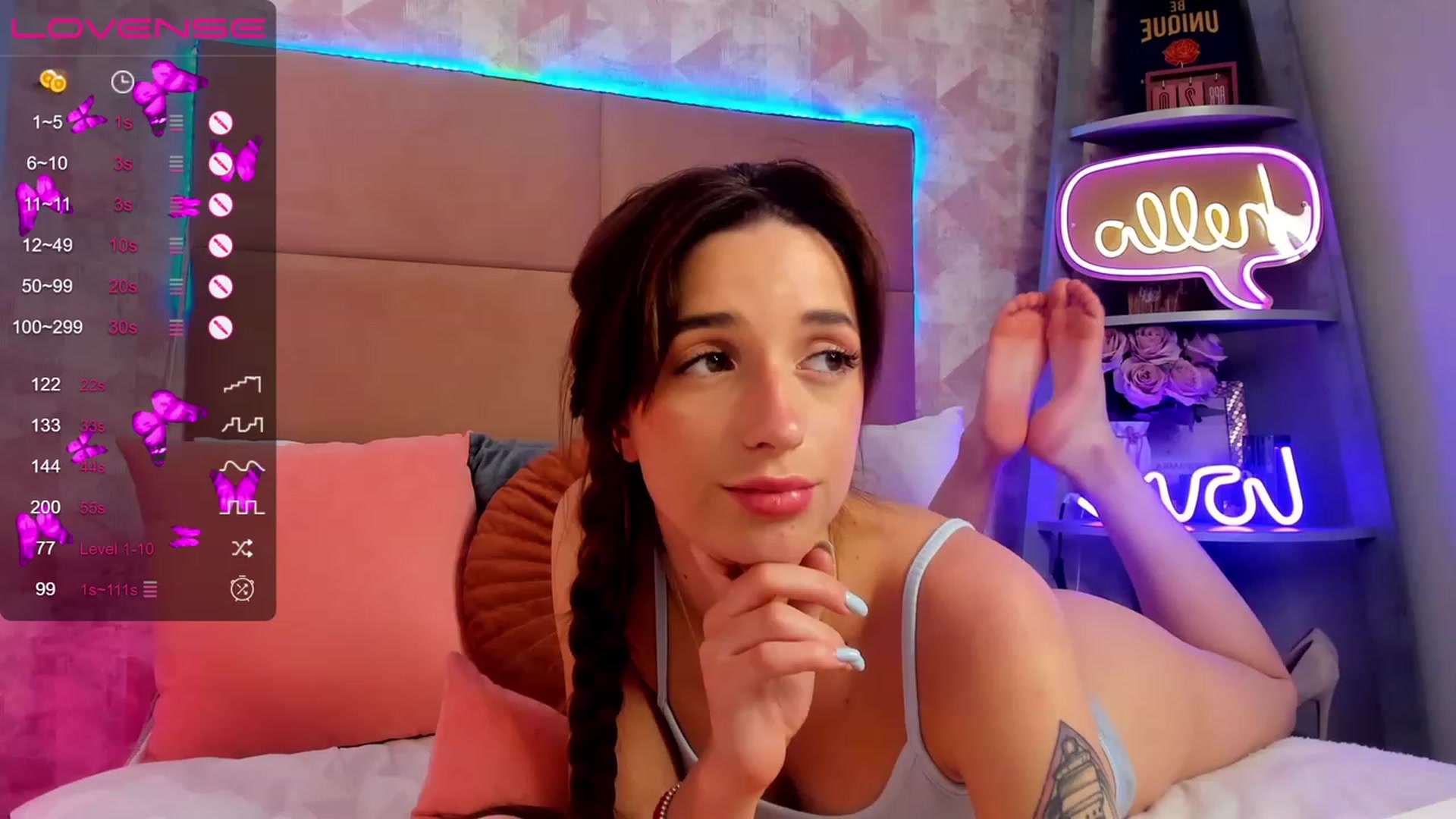 Gallery image thumbnail from EmiClark's myfreecams stream on, 04/25/2023, 14:10 image 19 of 20
