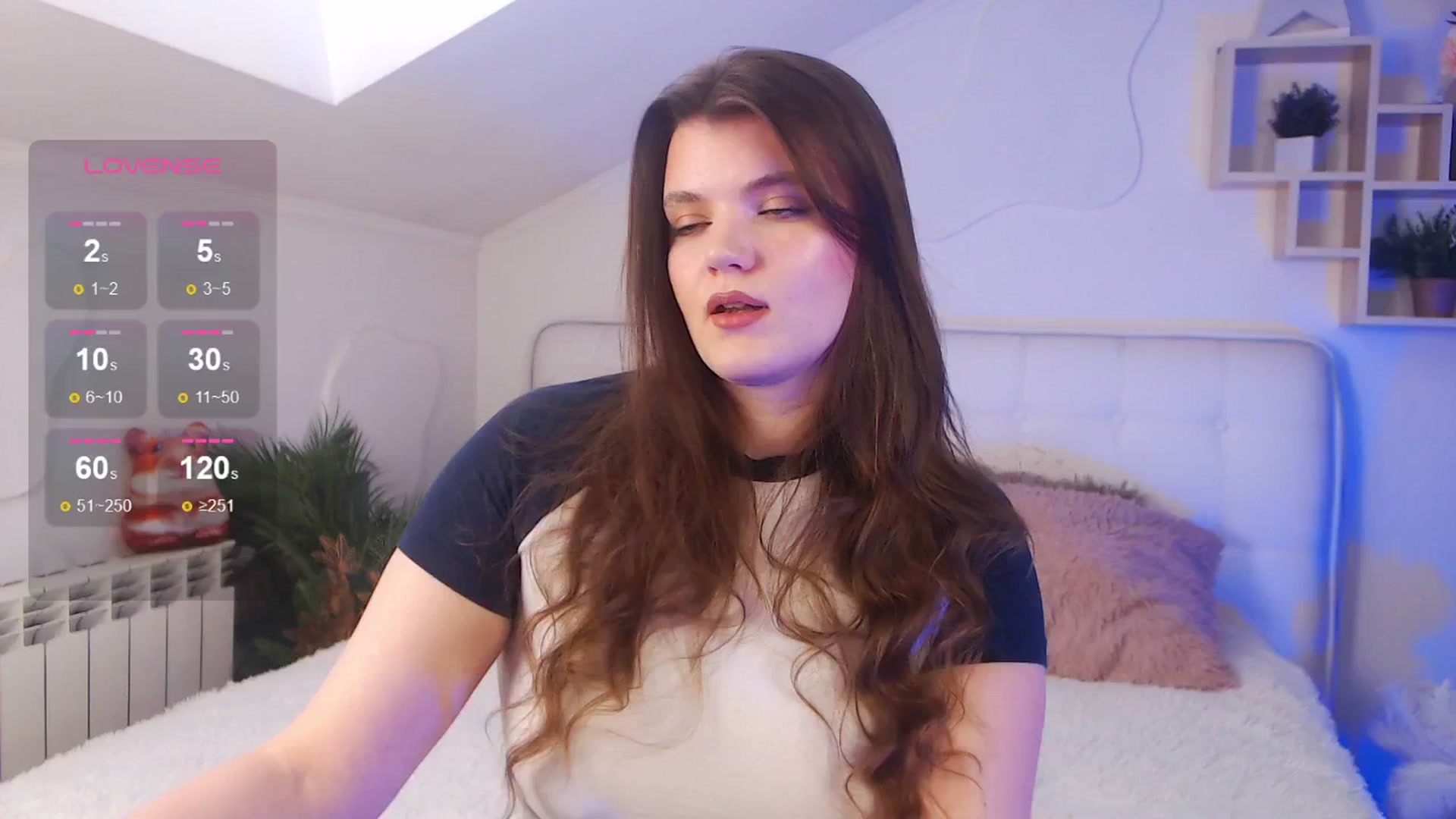 Gallery image thumbnail from EmiDavies's myfreecams stream on, 03/31/2025, 10:43 image 12 of 20